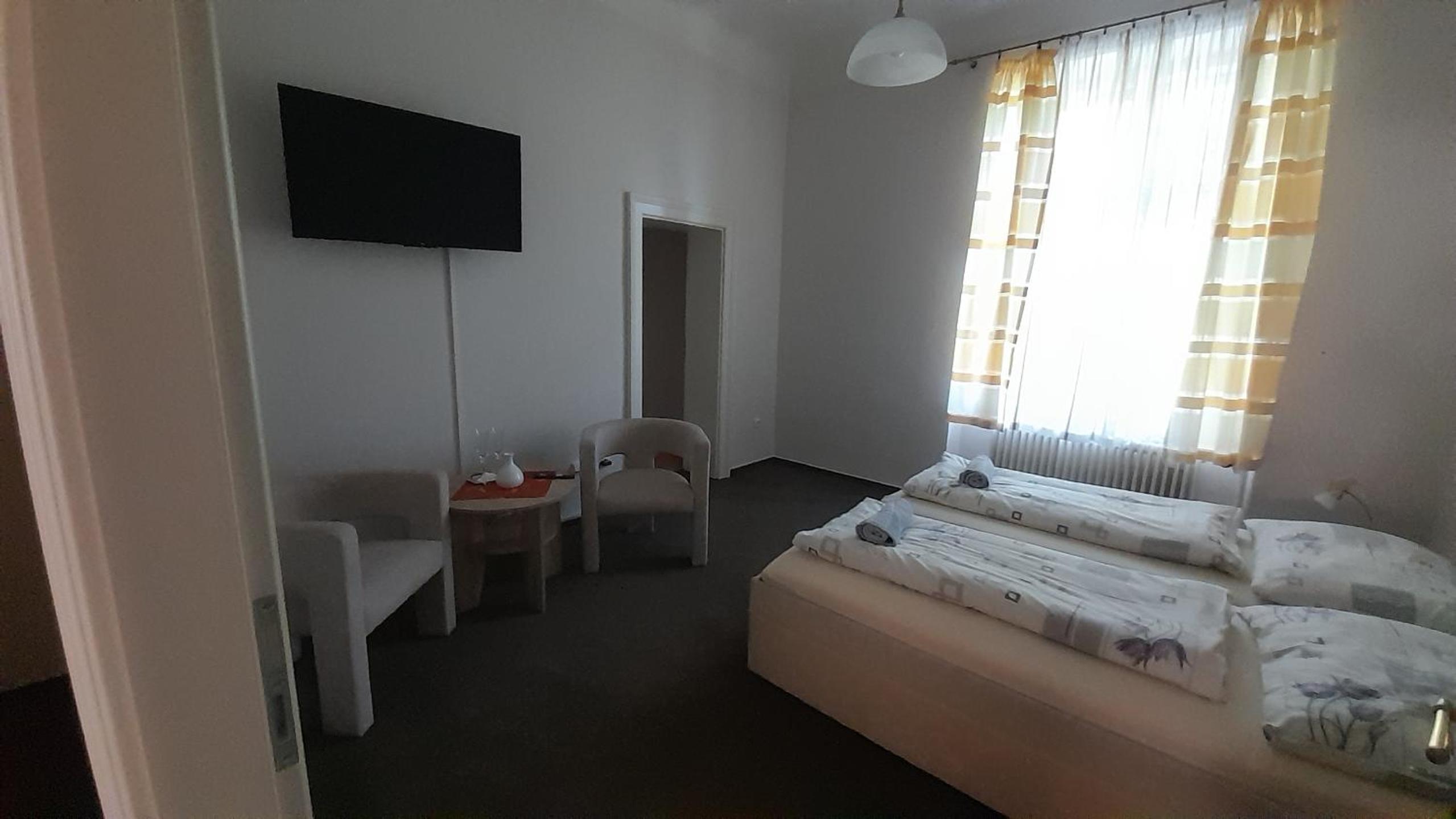 Double Room with Private Bathroom photo 1