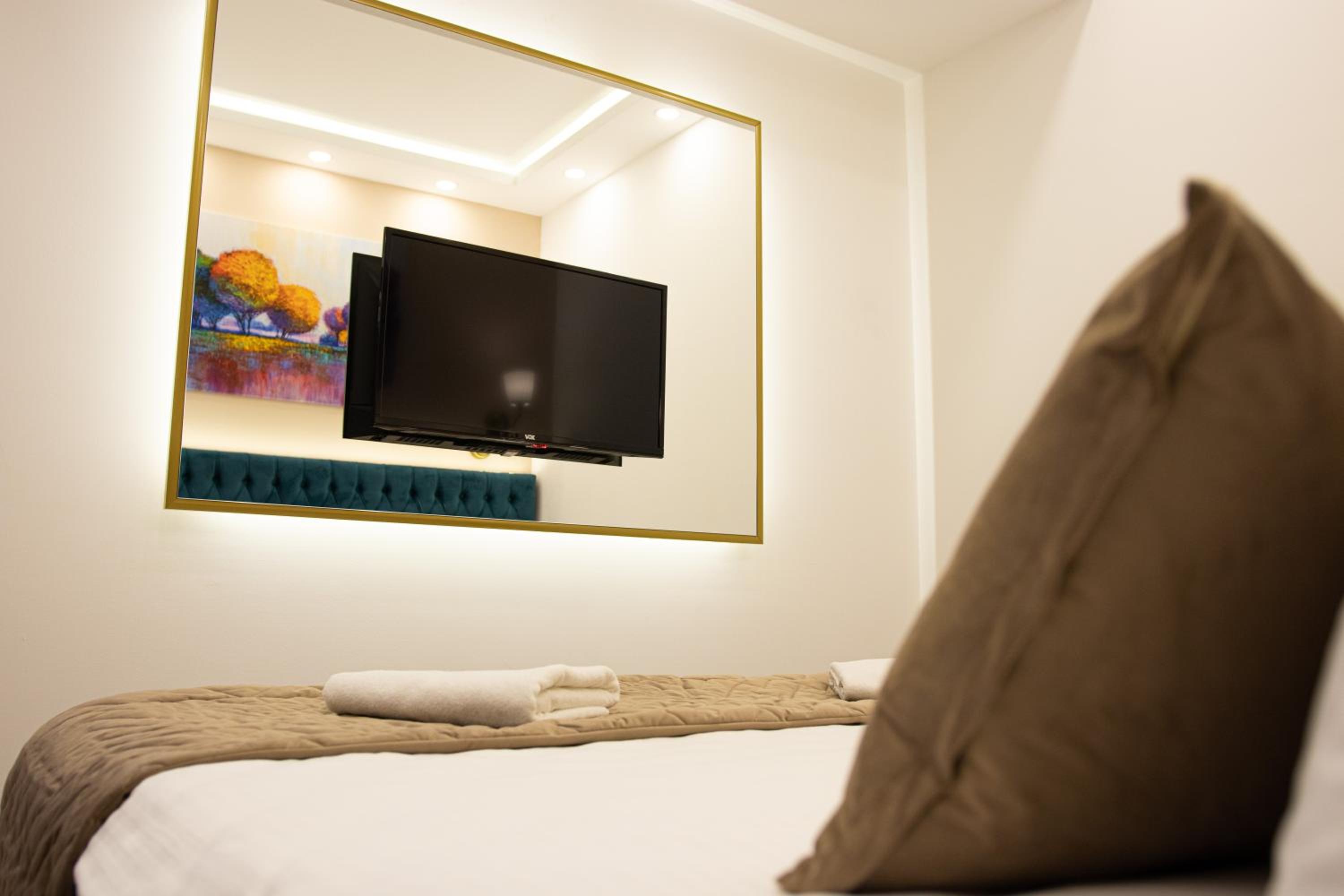 Standard Double or Twin Room - Photo 2