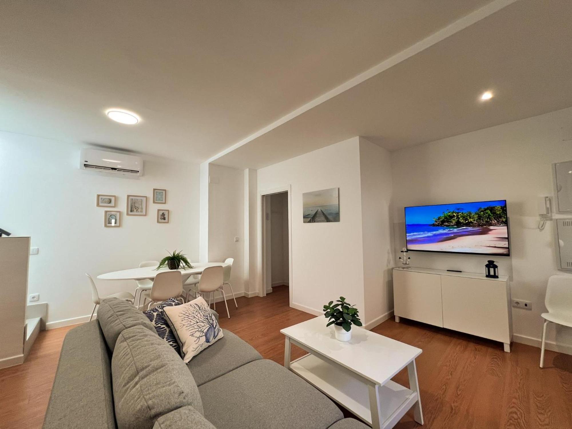 Three-Bedroom Apartment photo 2