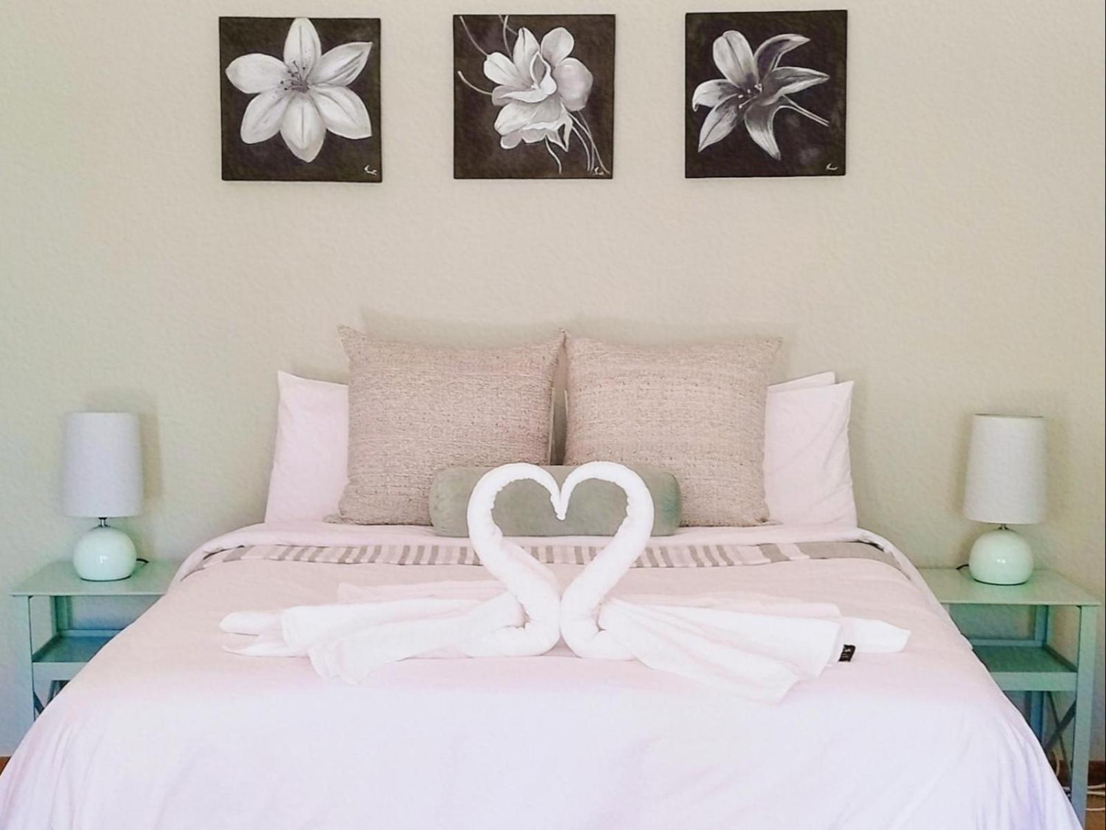 Queen Room photo 2
