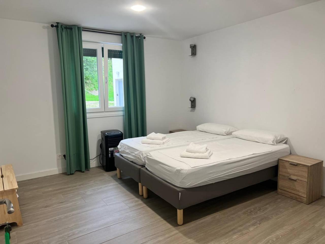 Deluxe Queen Room - Photo 16