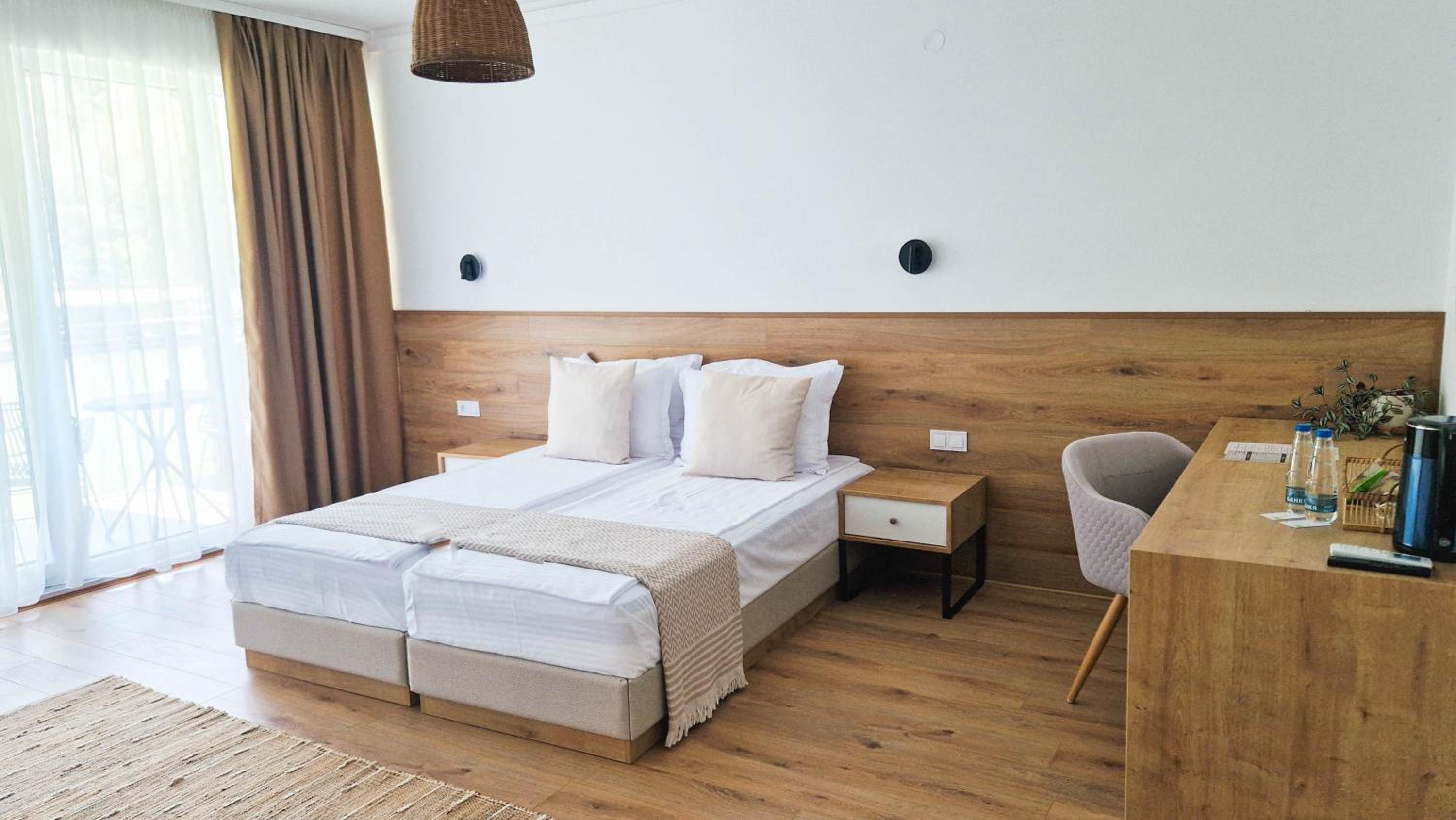 Double Room - Disability Access photo 3
