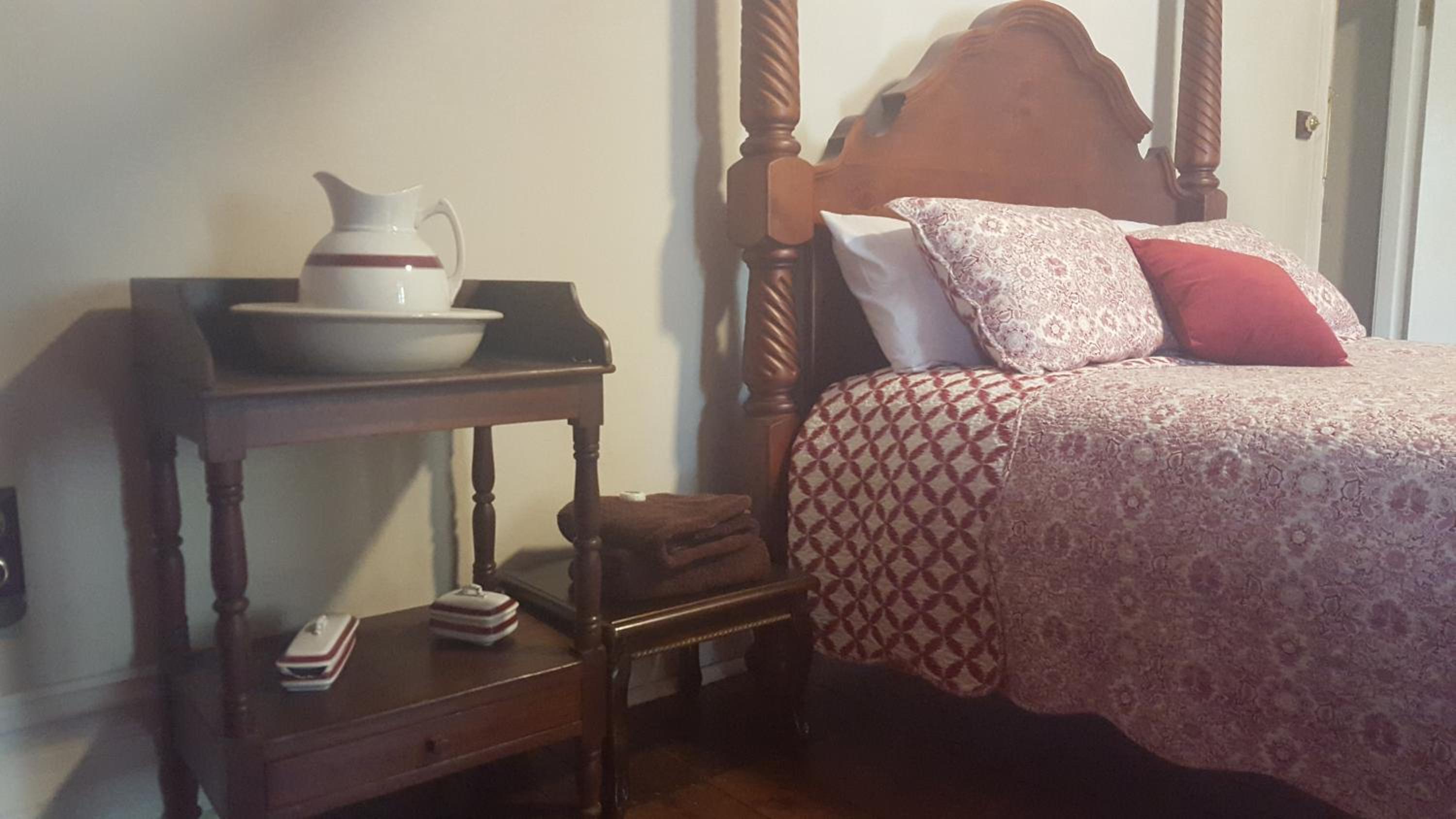 Superior Queen Room with Shared Bathroom photo 2