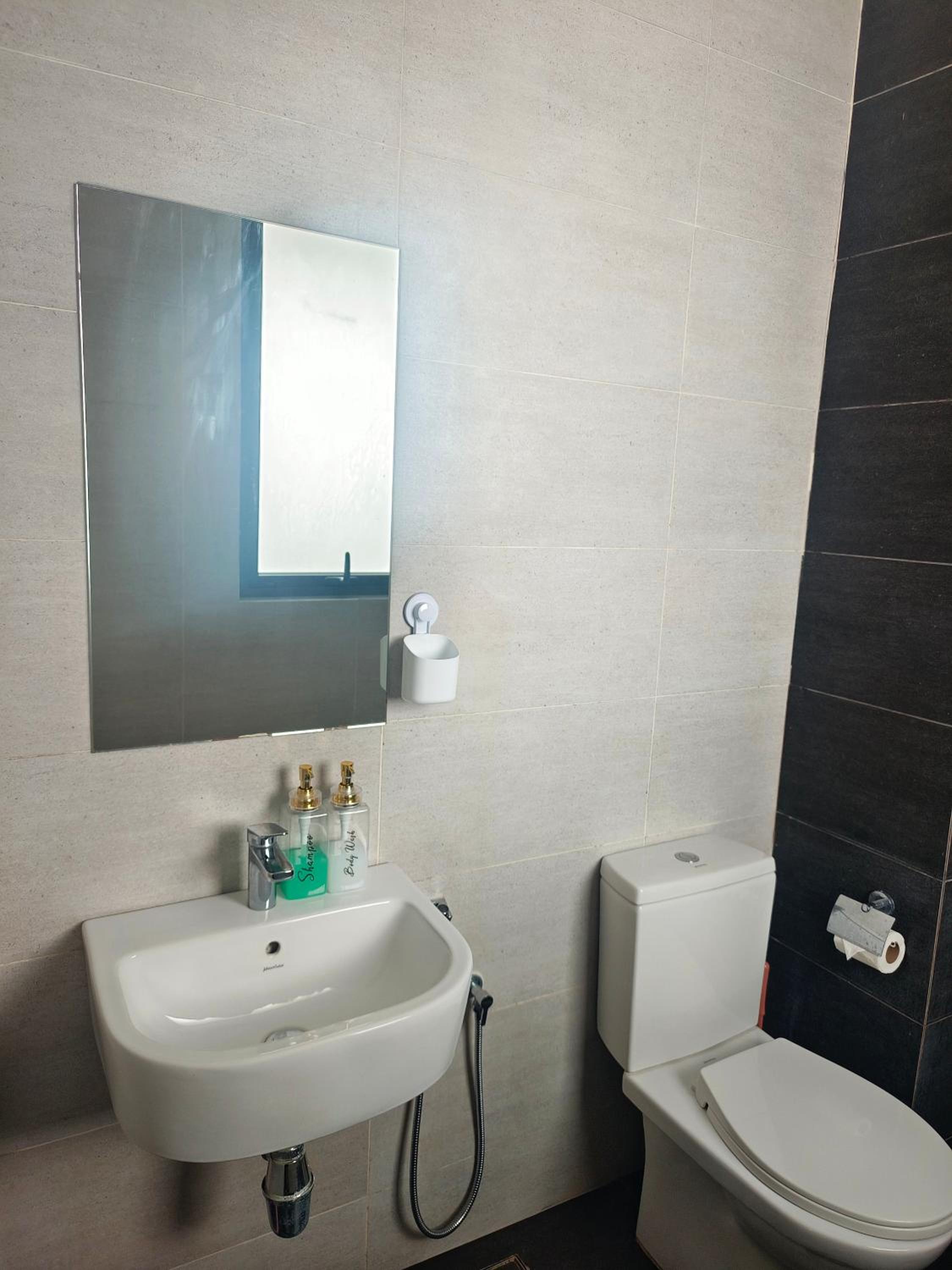 One-Bedroom Apartment - Non-Smoking - Photo 3
