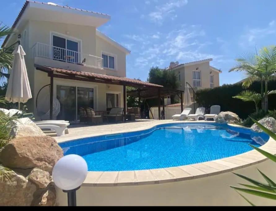 Three-Bedroom Villa photo 3
