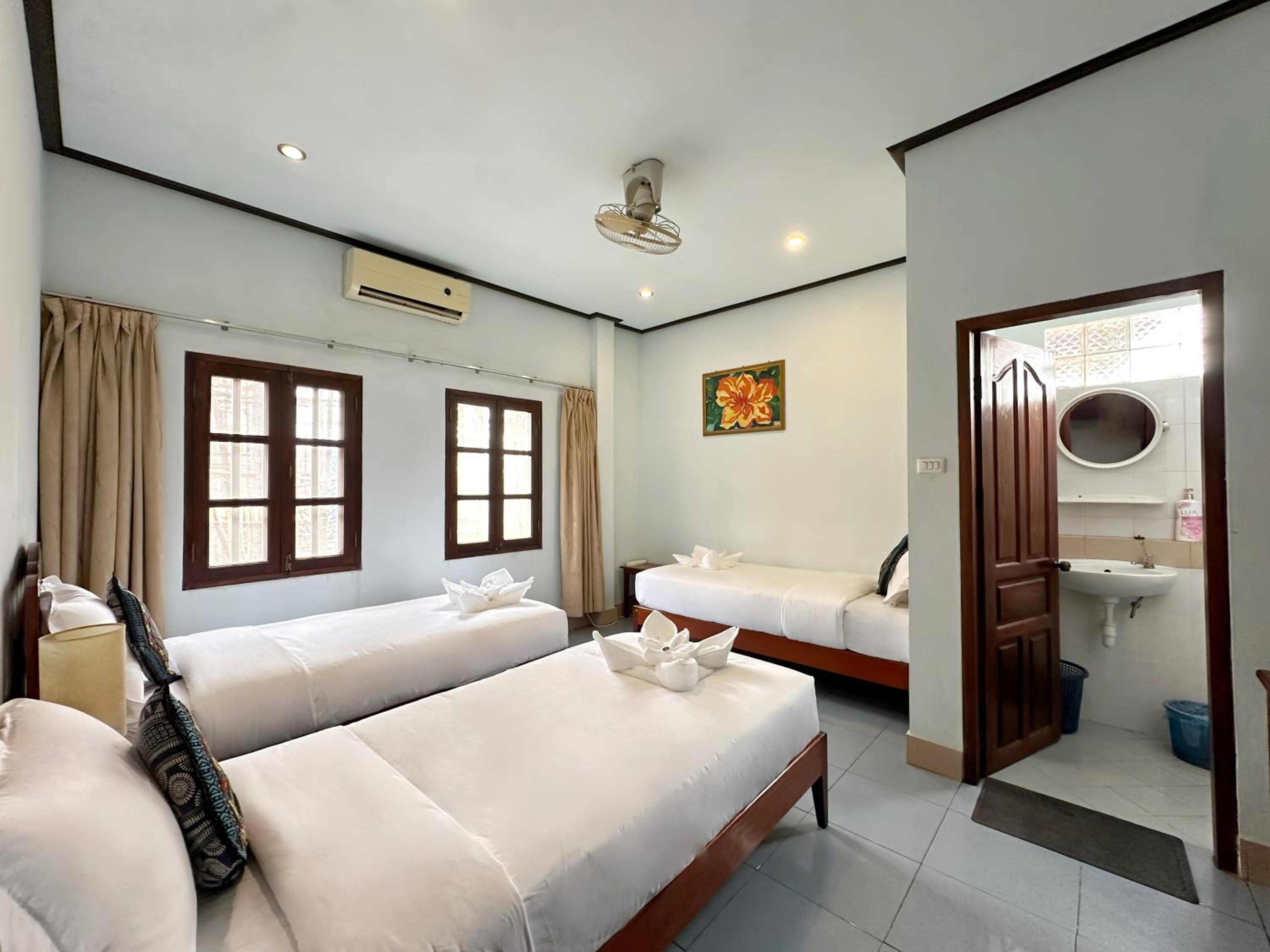Comfort Triple Room