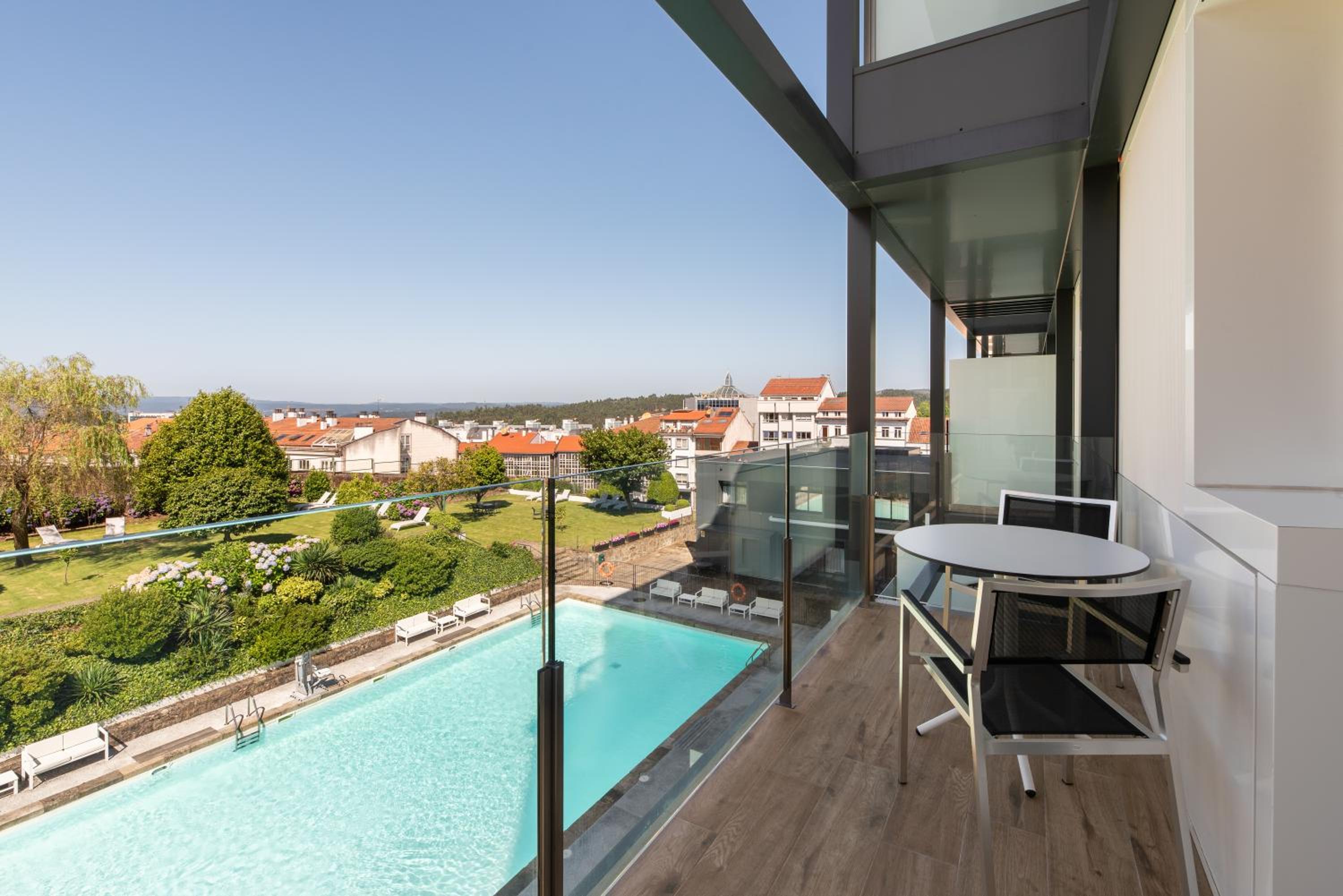 Deluxe Double or Twin Room with Balcony - Photo 5