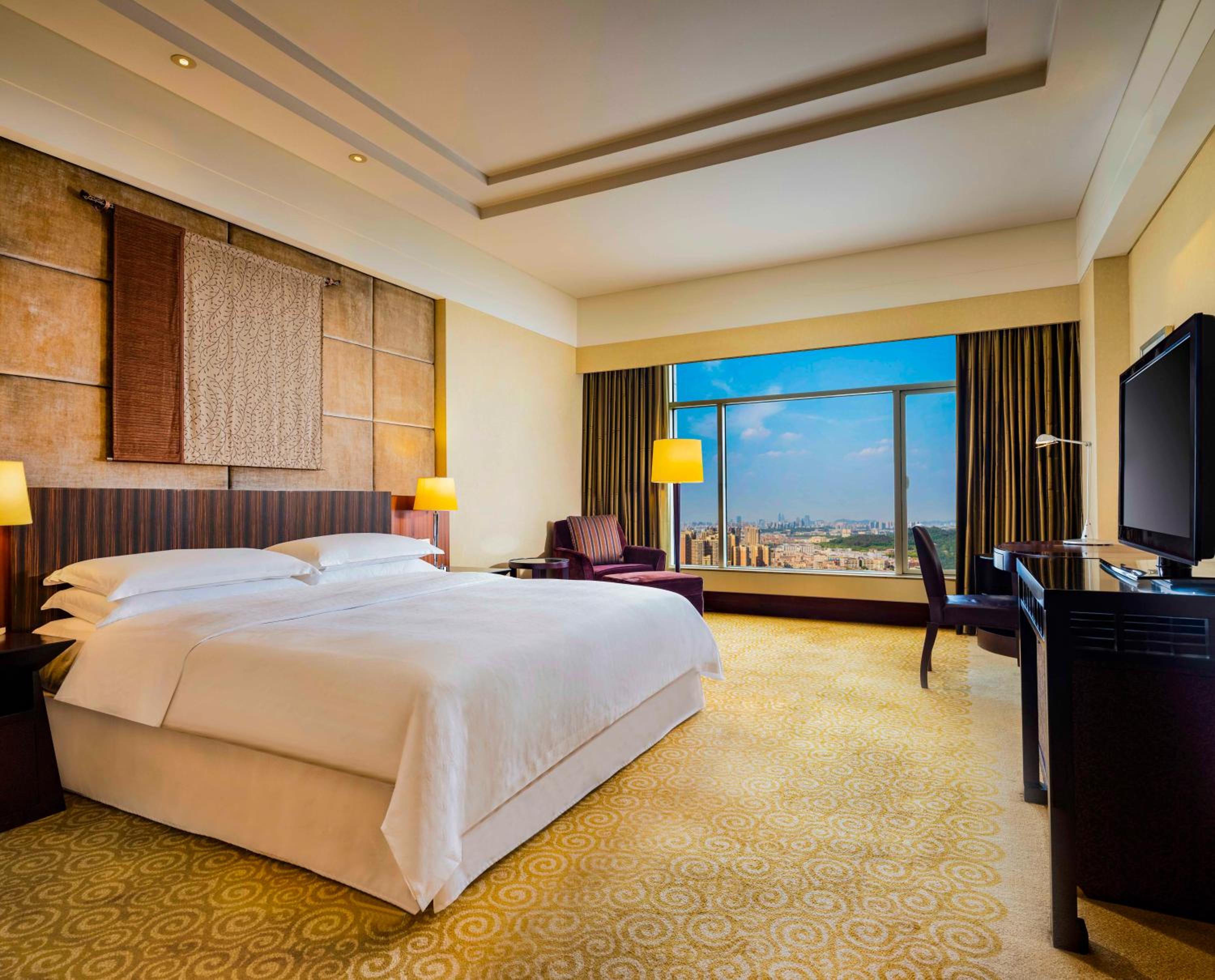 Deluxe king bed room - Photo 1