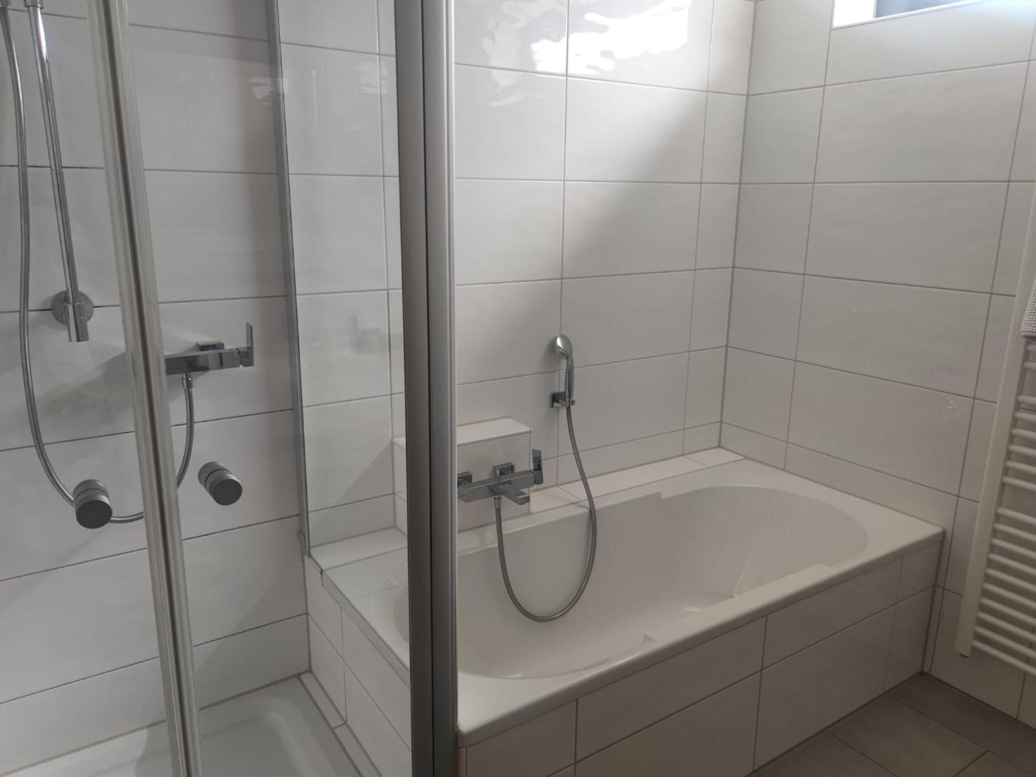 Double Room with Shared Bathroom photo 2
