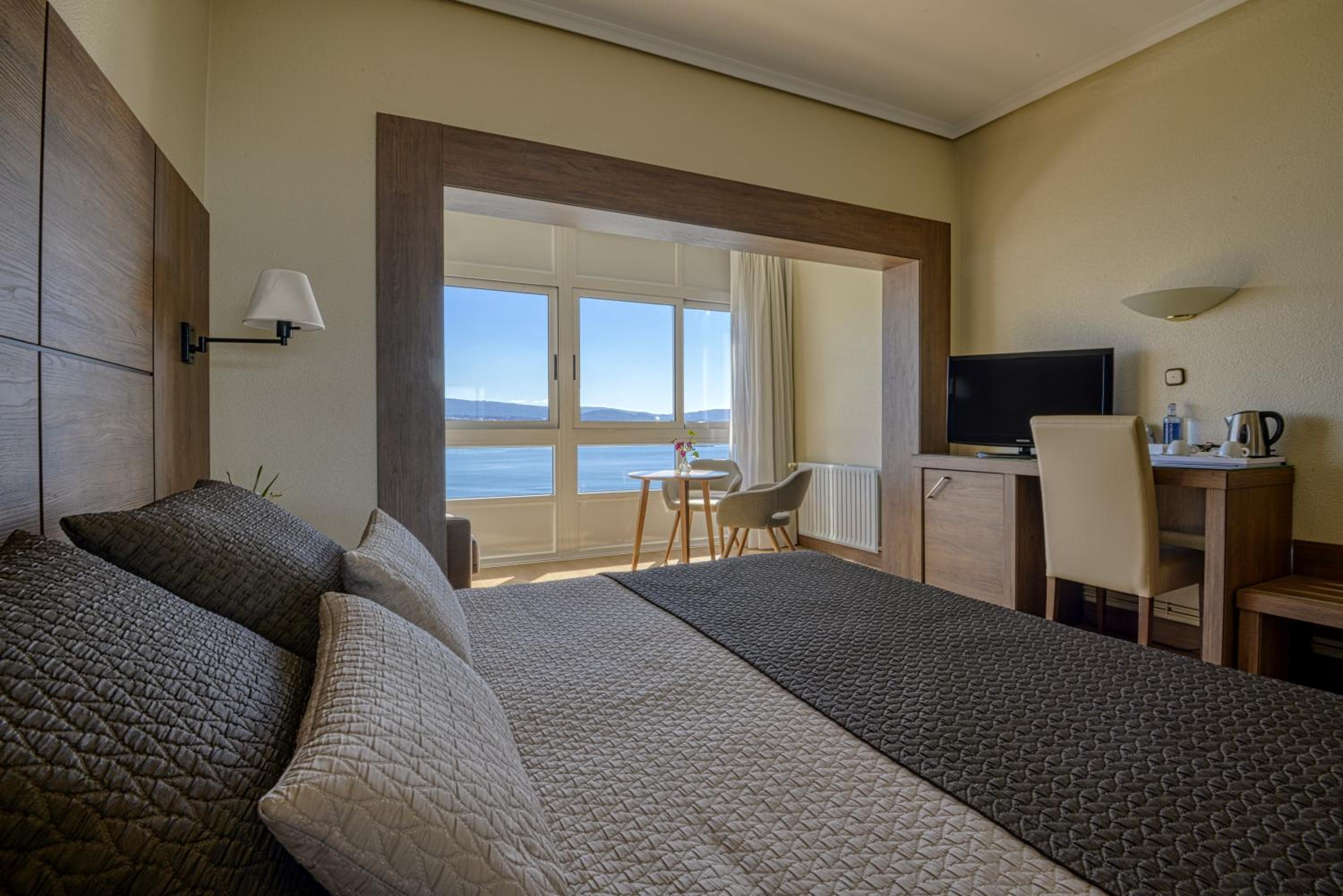 Superior Double Room with Sea View - Photo 1