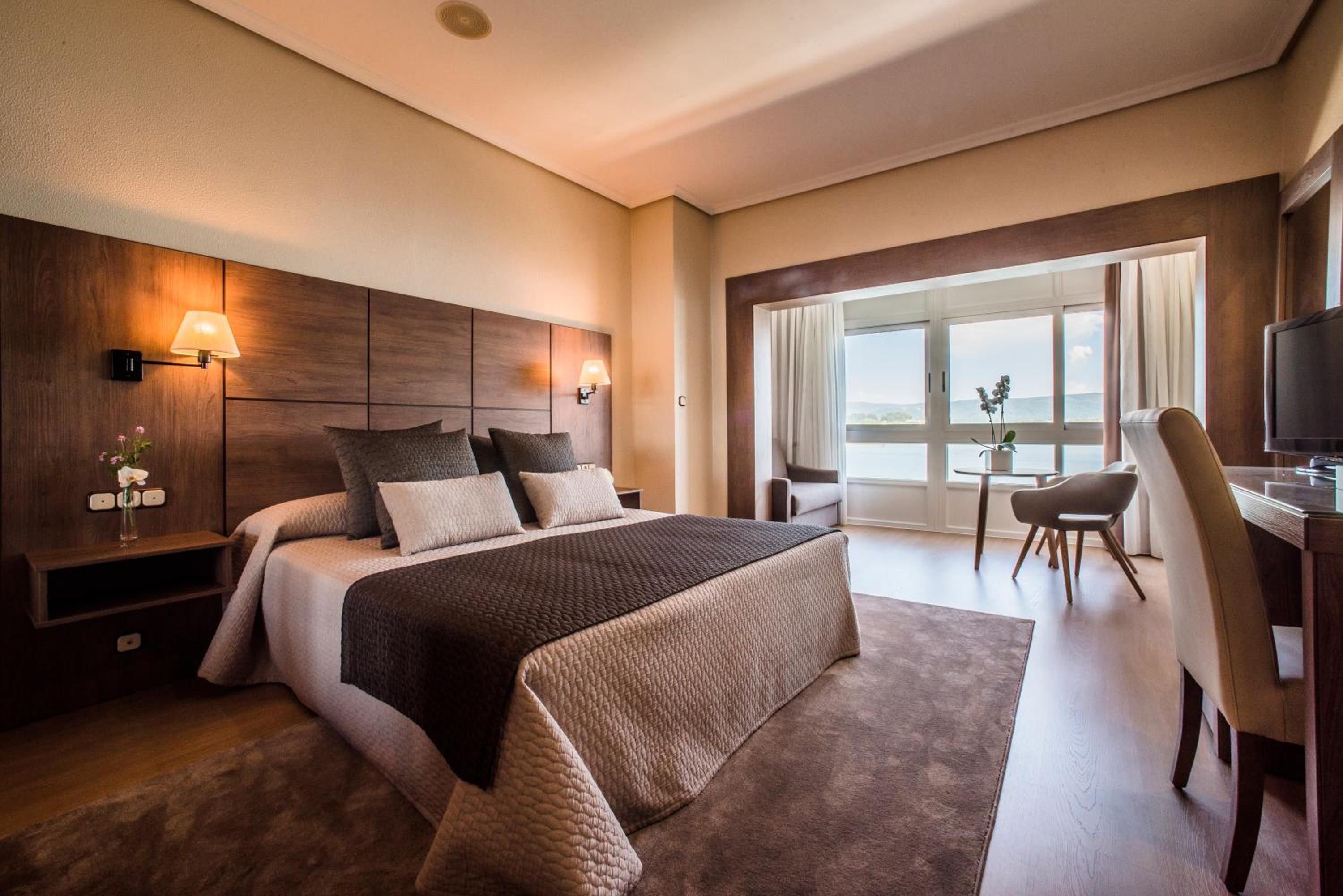 Superior Double Room with Sea View - Photo 6