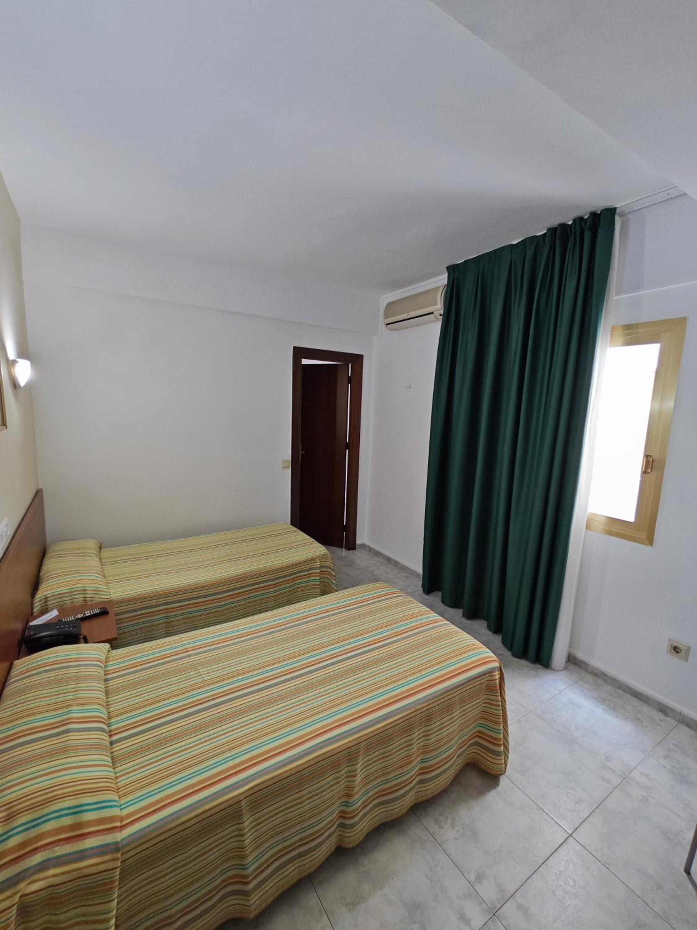 Double or Twin Room photo 2
