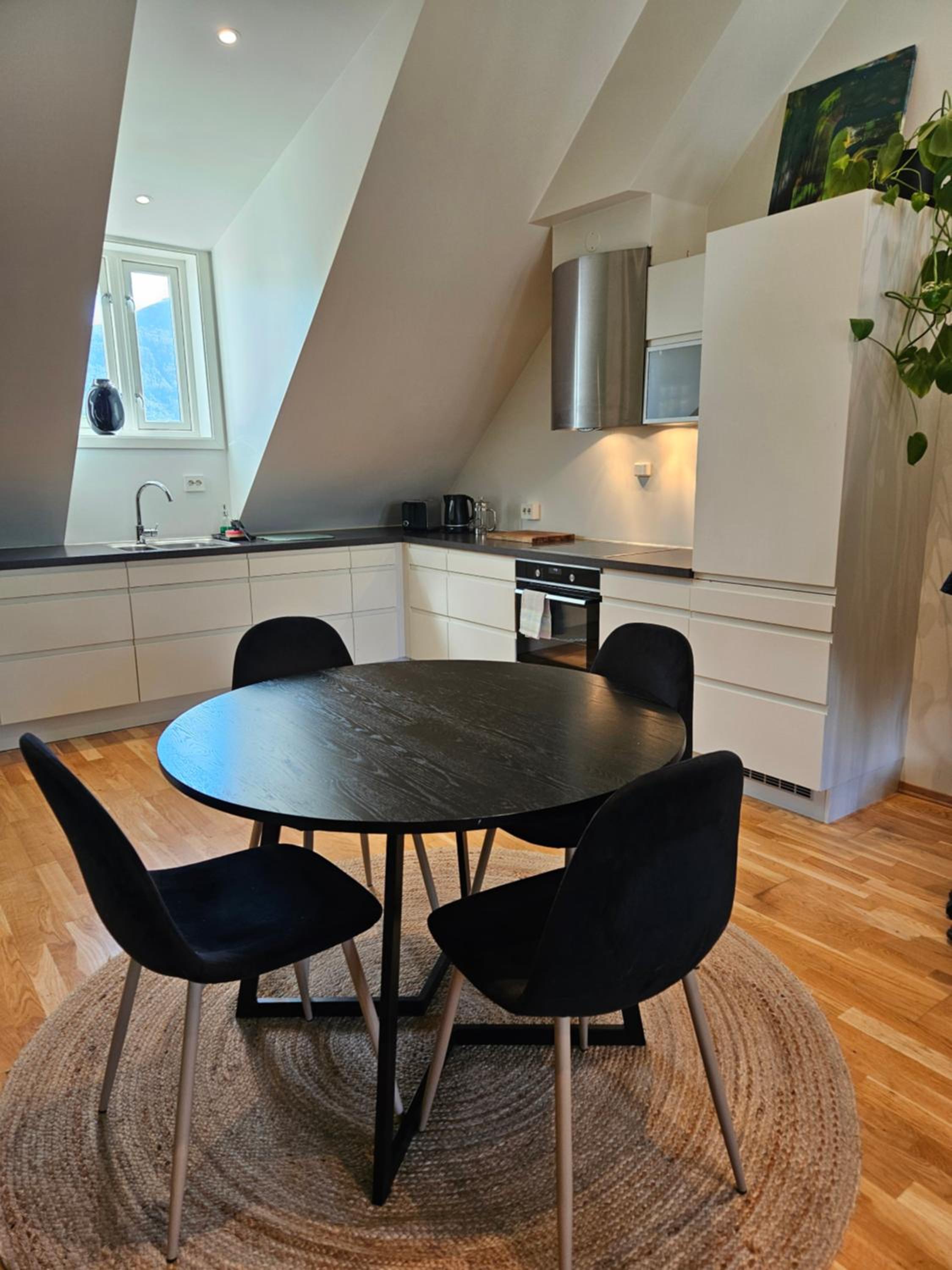 One-Bedroom Apartment with Loft photo 3