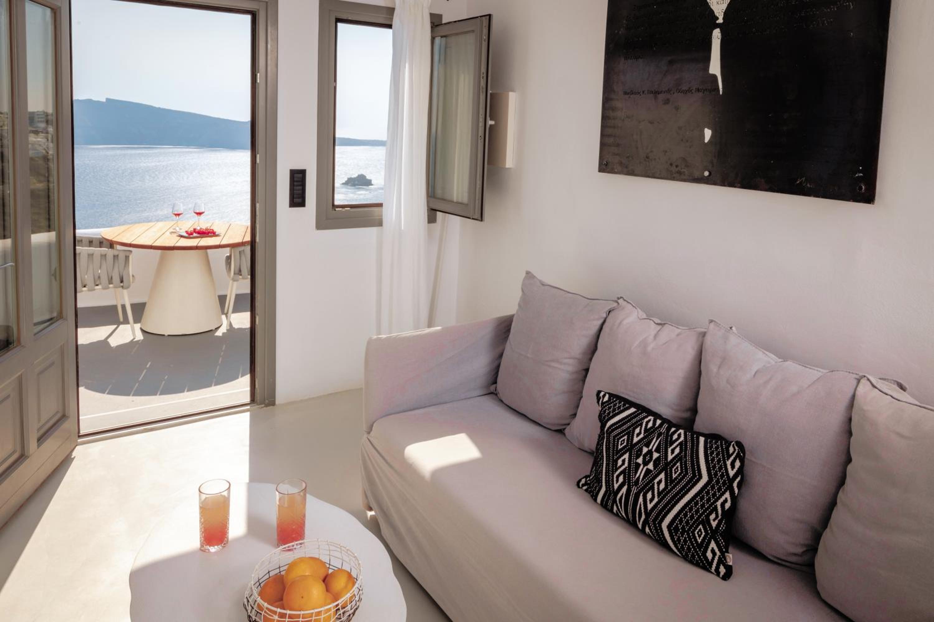 The Cook's Maisonette with Hot Tub & Caldera View  photo 2