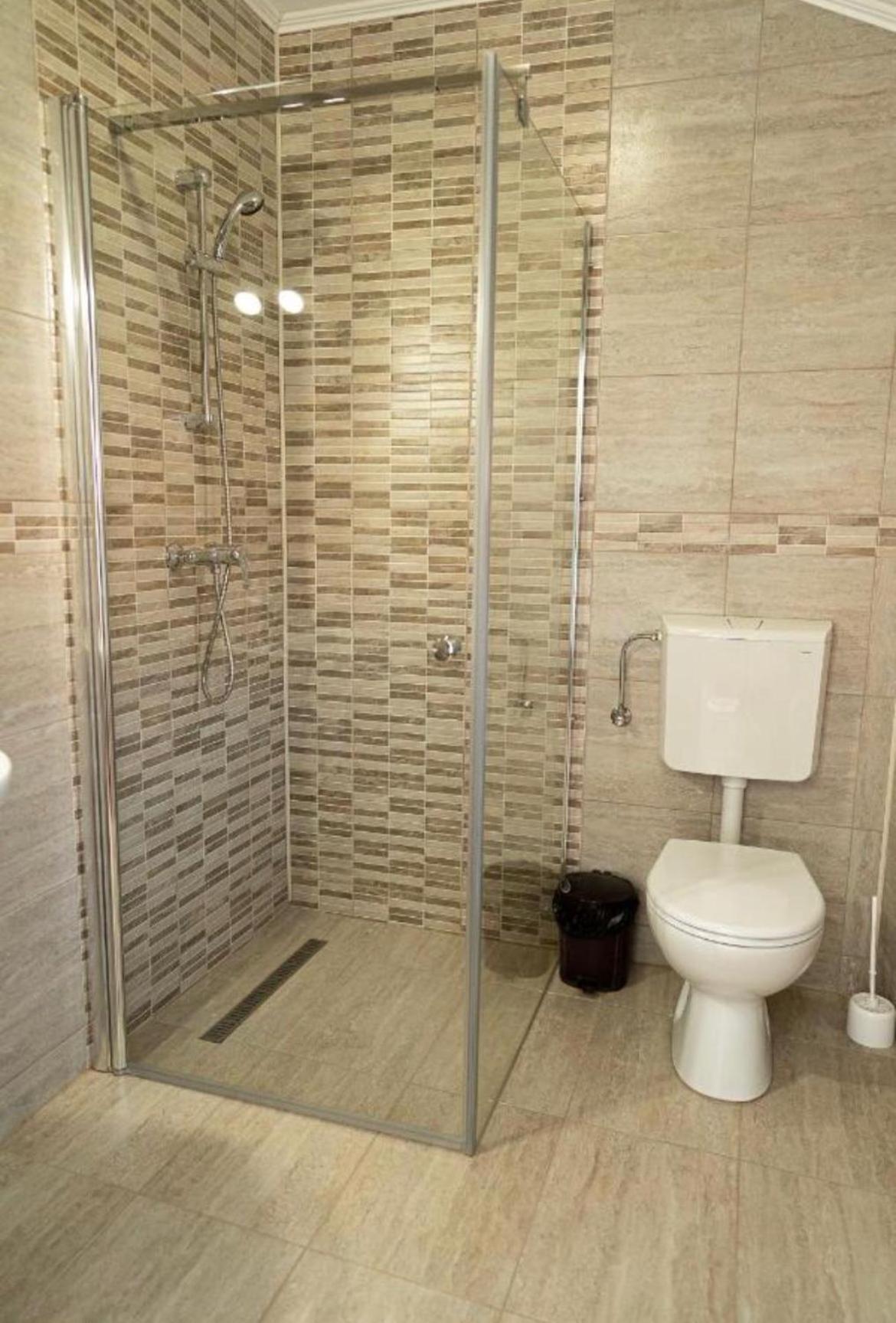 Double Room - Photo 3