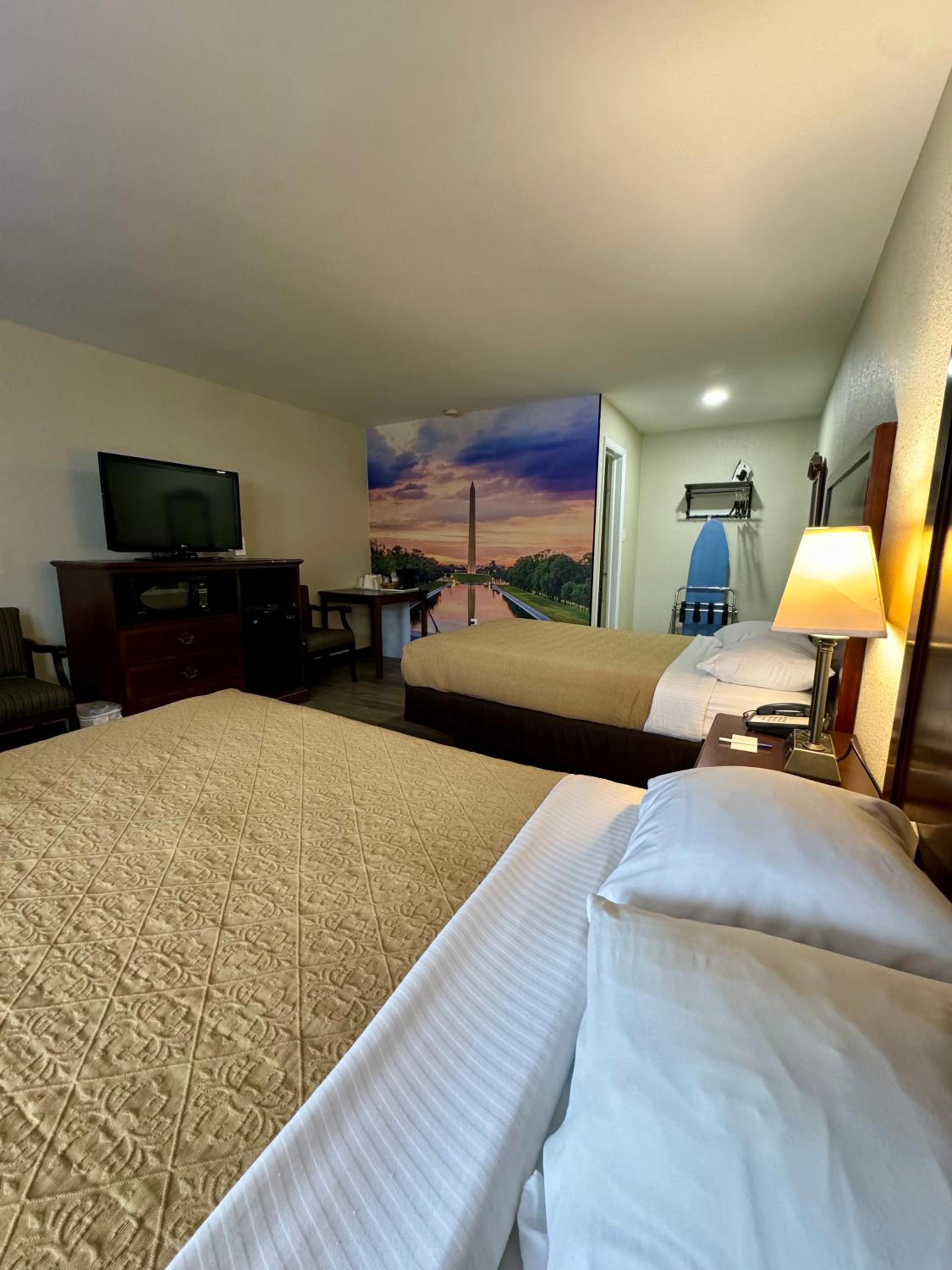 Double Room with Two Double Beds - Smoking photo 3