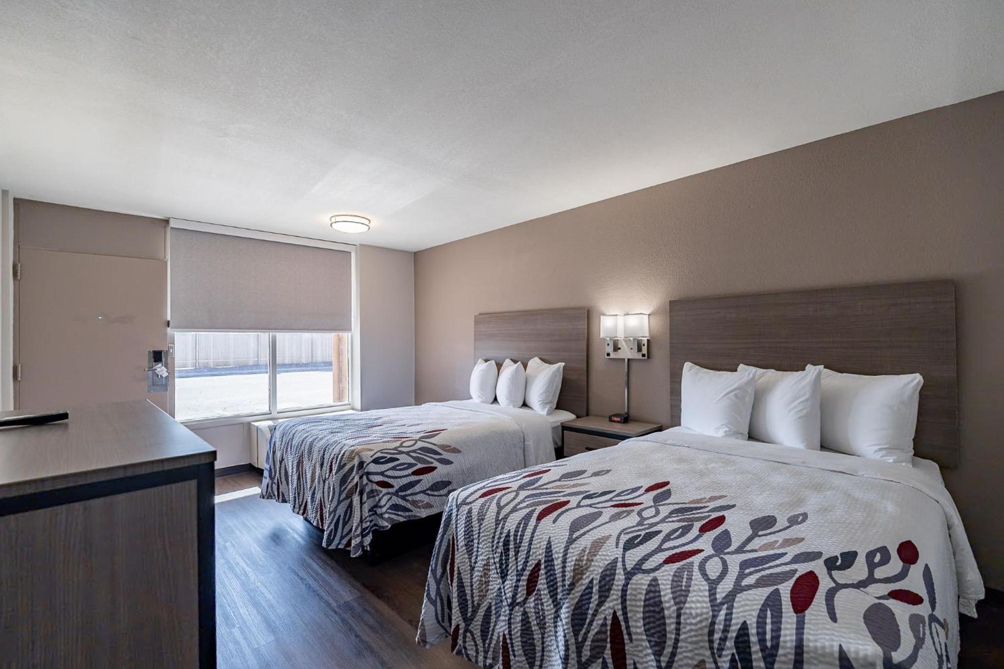 Deluxe Room with Two Double Beds Smoke Free - Photo 9