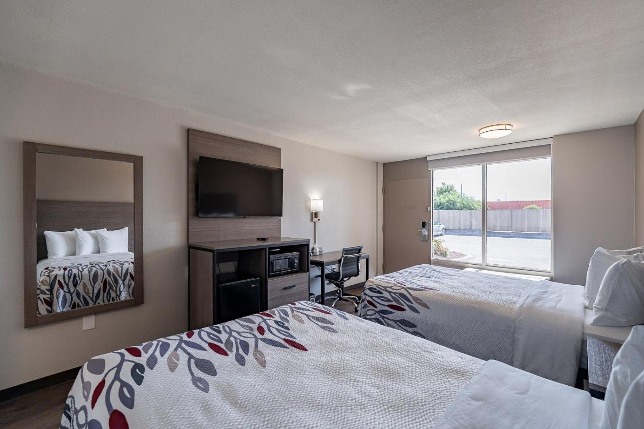 Deluxe Room with Two Double Beds Smoke Free - Photo 2