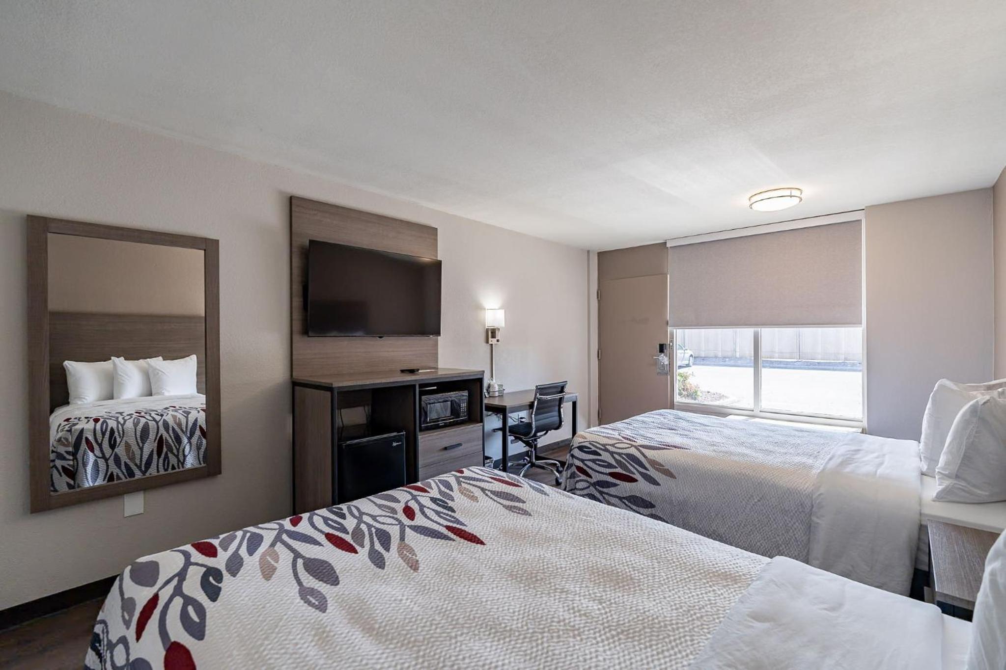 Deluxe Room with Two Double Beds Smoke Free - Photo 12