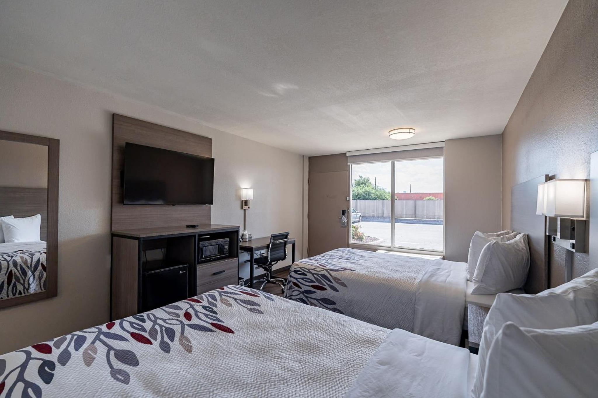 Deluxe Room with Two Double Beds Smoke Free - Photo 11