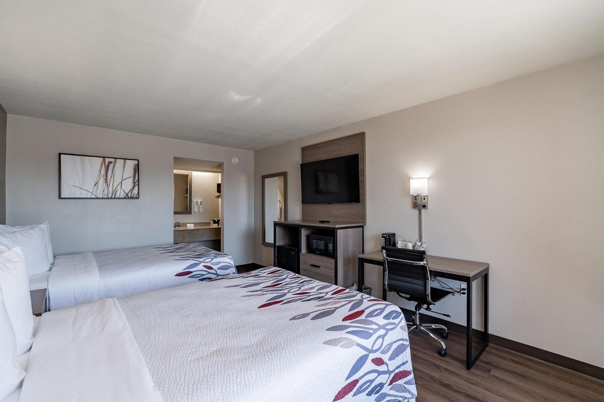 Deluxe Room with Two Double Beds Smoke Free - Photo 4