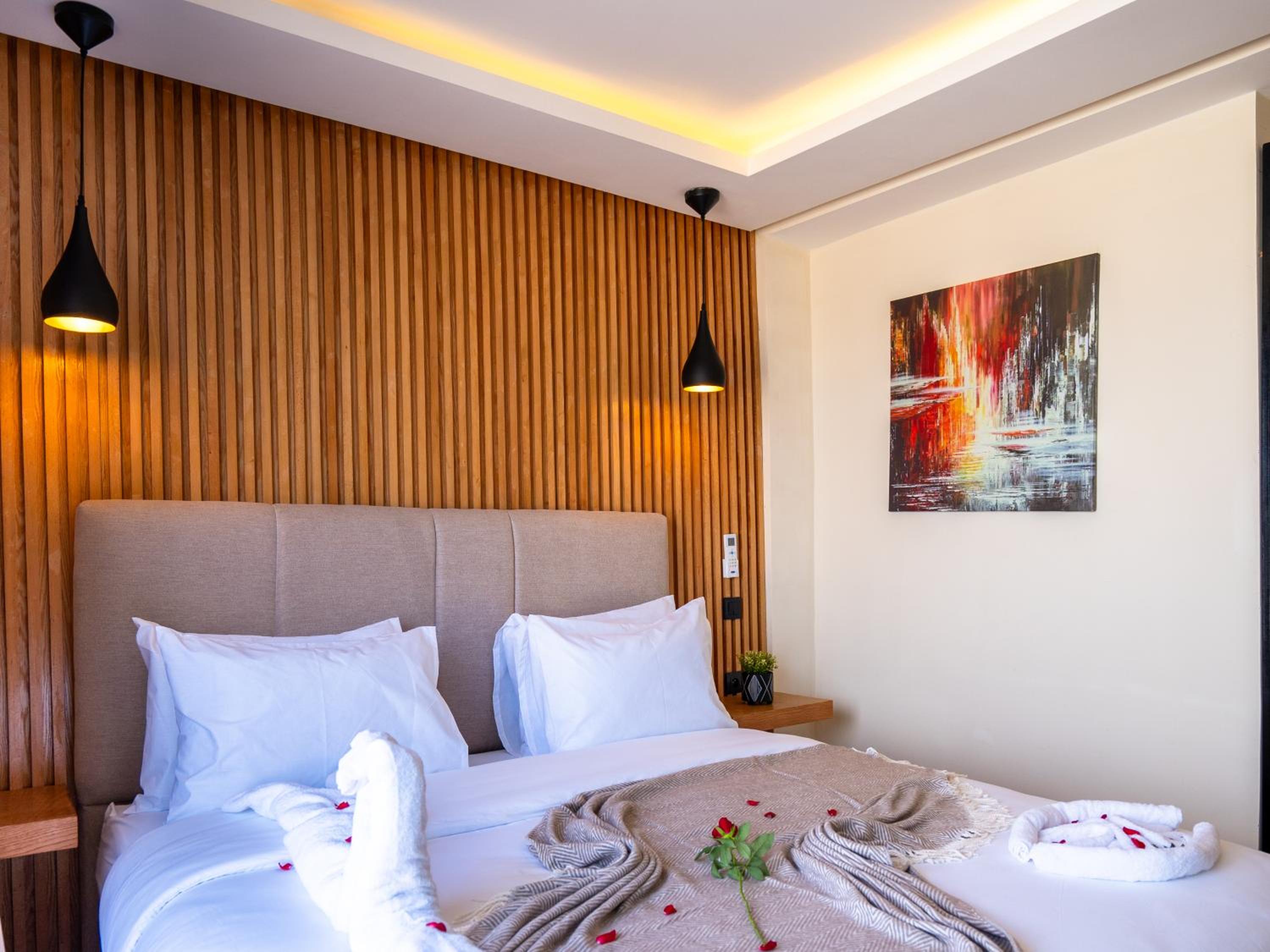 Standard Double Room - Photo 9
