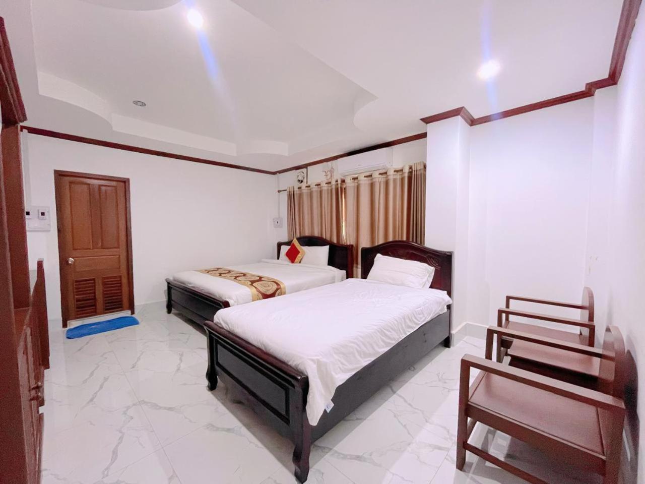 Deluxe Family Room - Photo 6