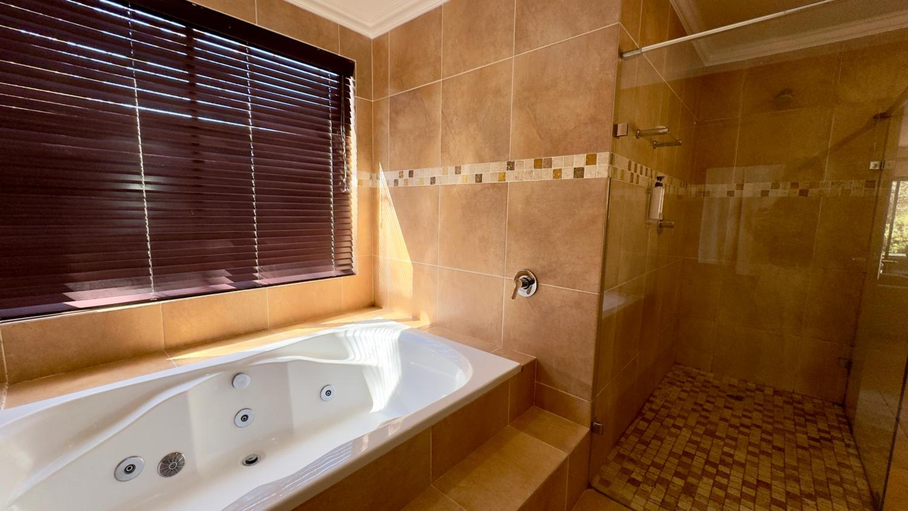 Executive King Suite photo 2