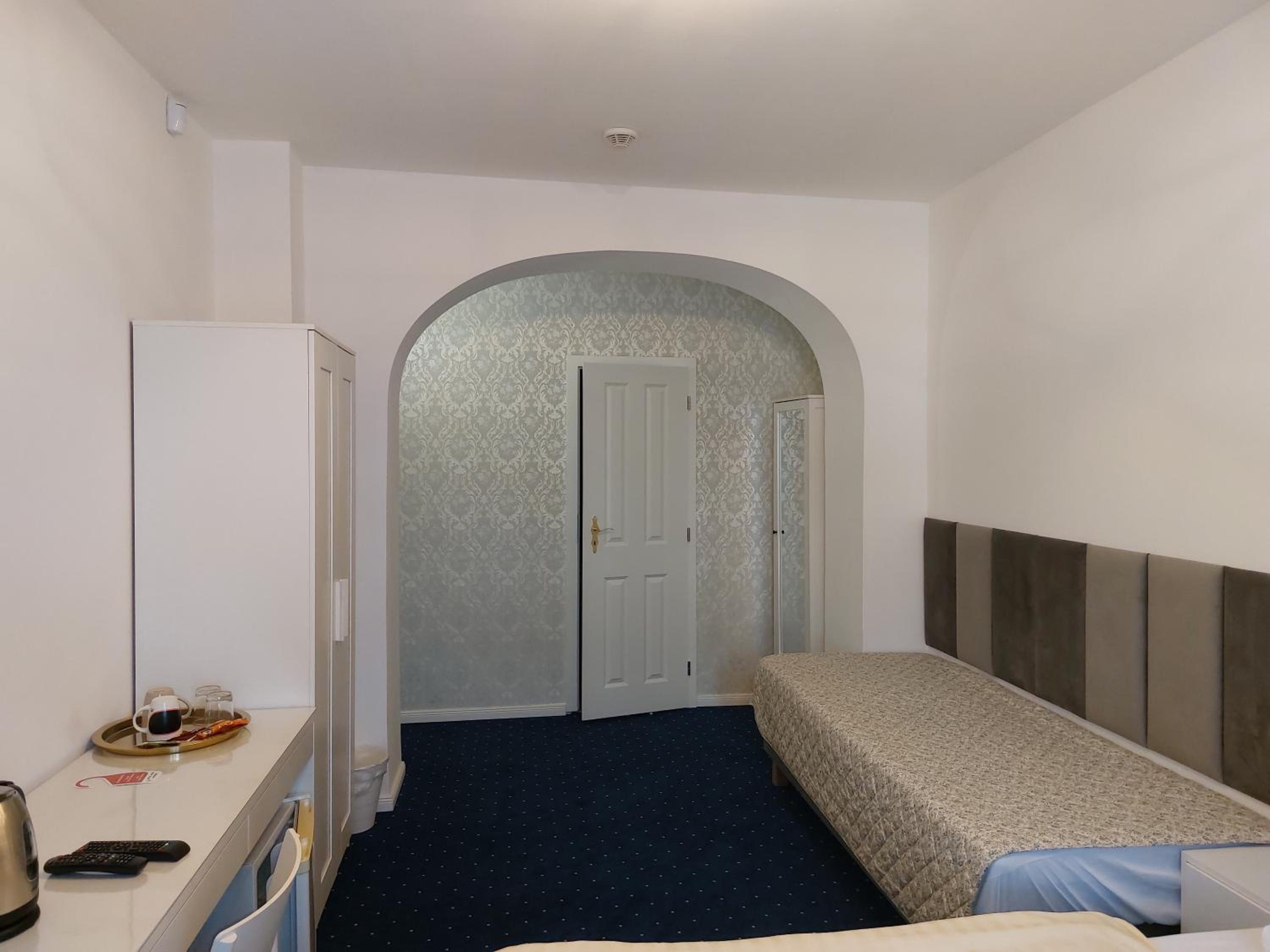 Deluxe Triple Room photo 2