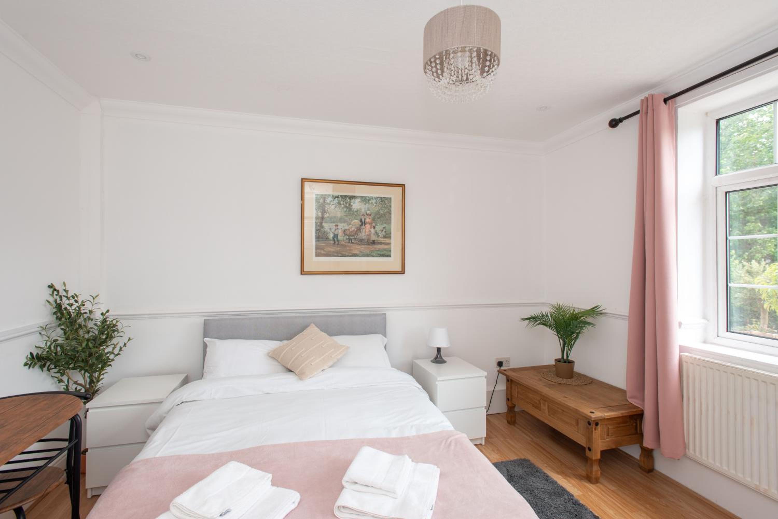 Double Room with Private External Bathroom photo 2