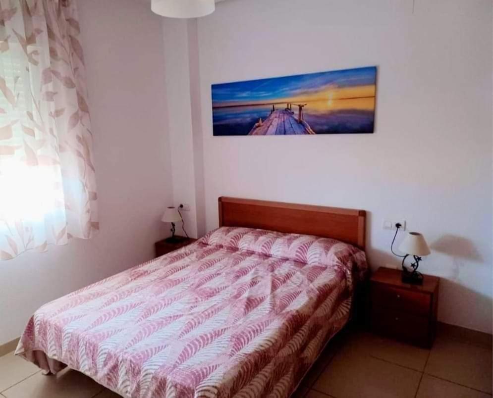 Apartamento de lujo de dos habitaciones con balcón