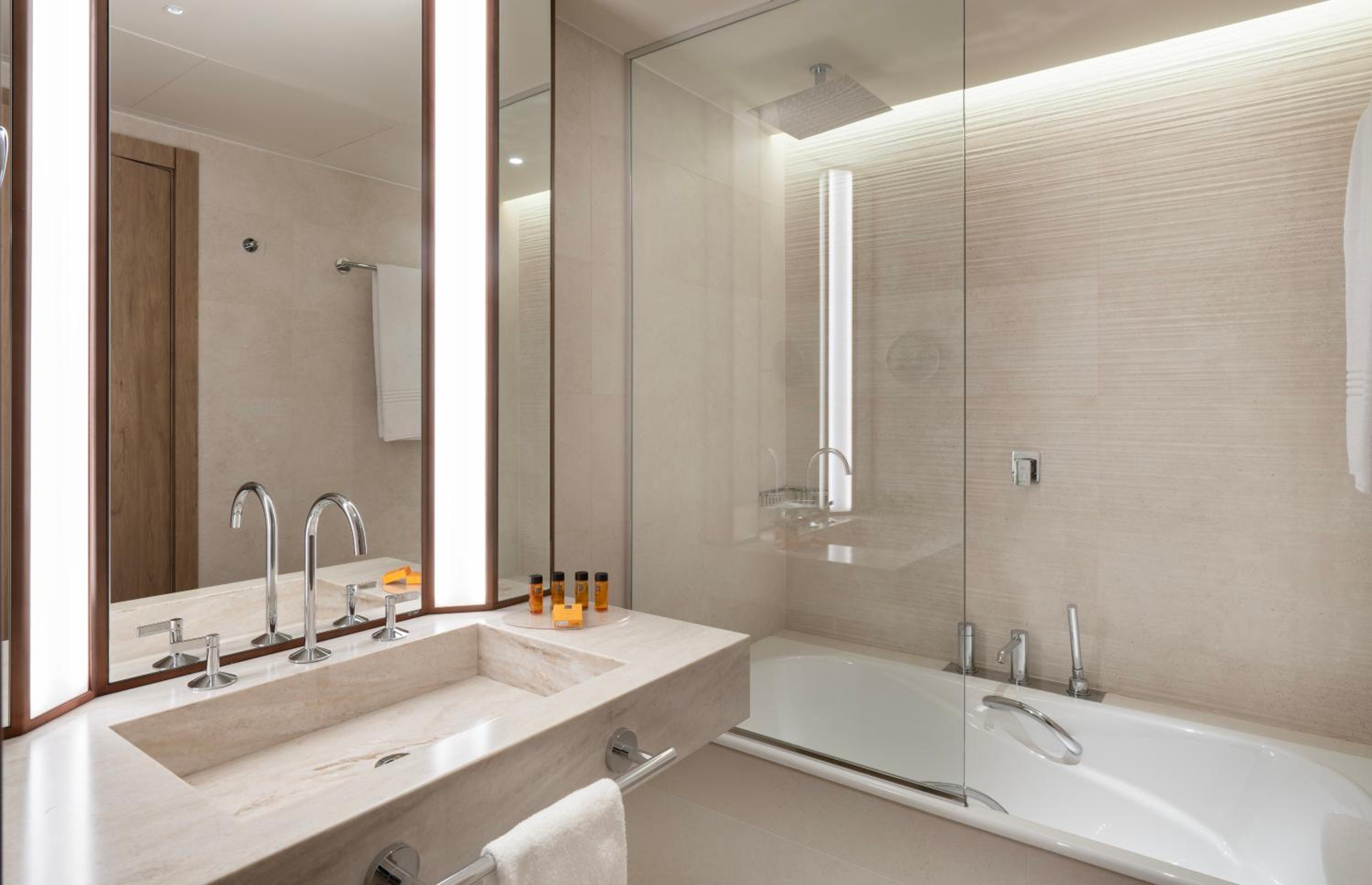 Superior Twin Room - Photo 4