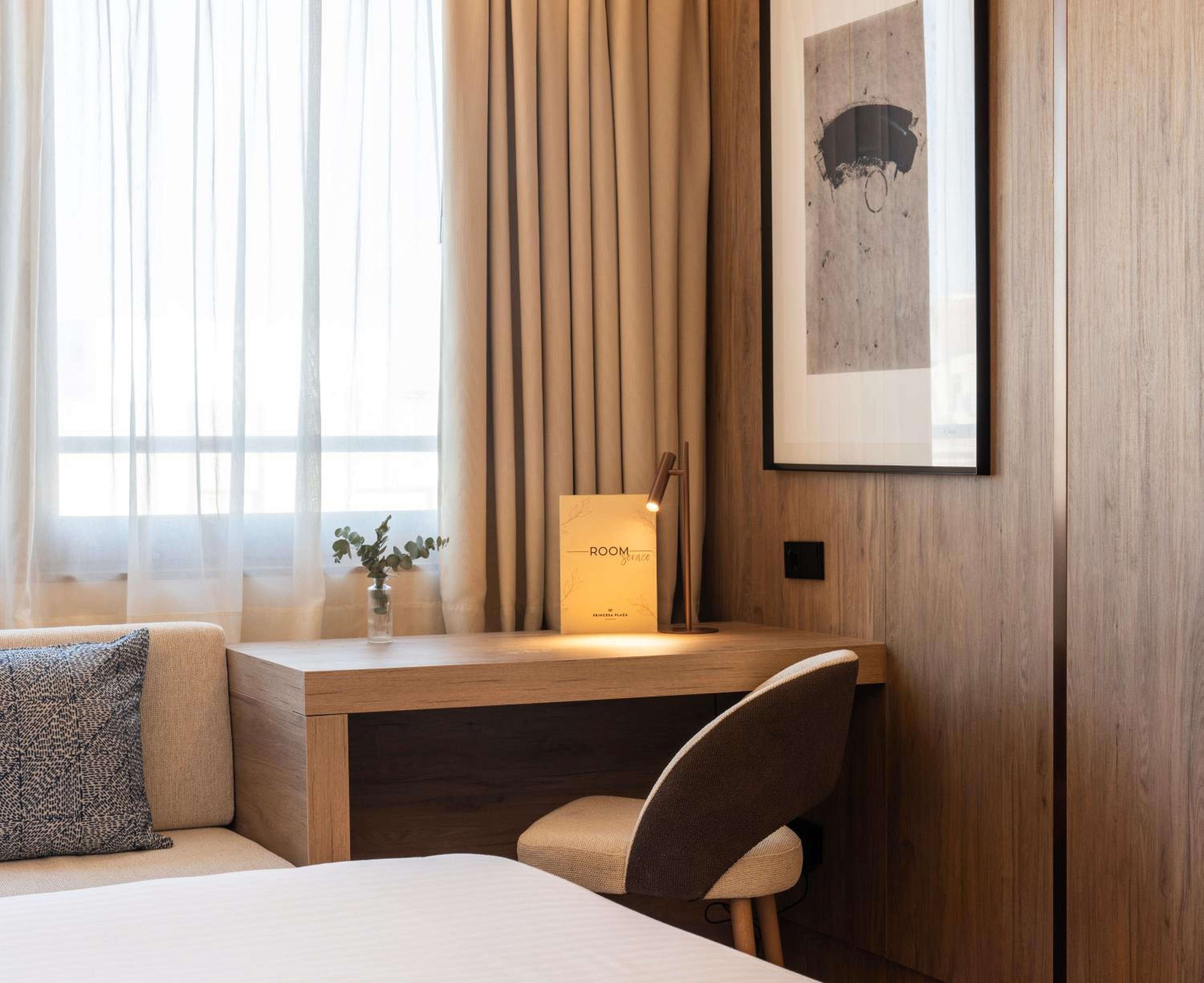 Superior King Room photo 3
