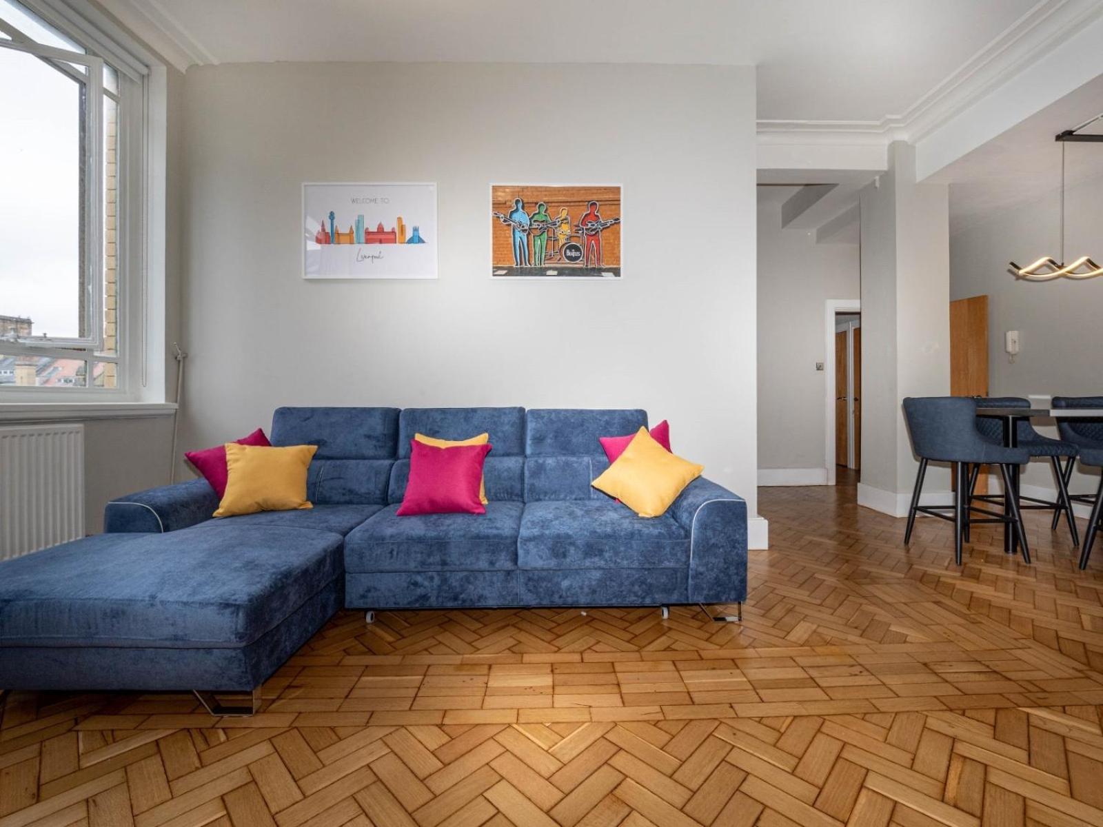 Deluxe Two-Bedroom Apartment With Garden View