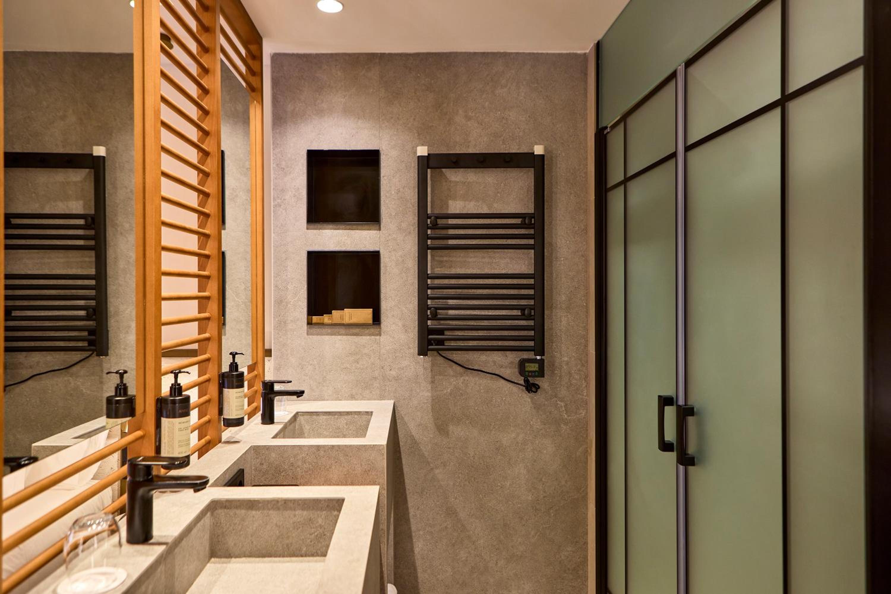 Junior Suite with Private Pool and Side Sea View