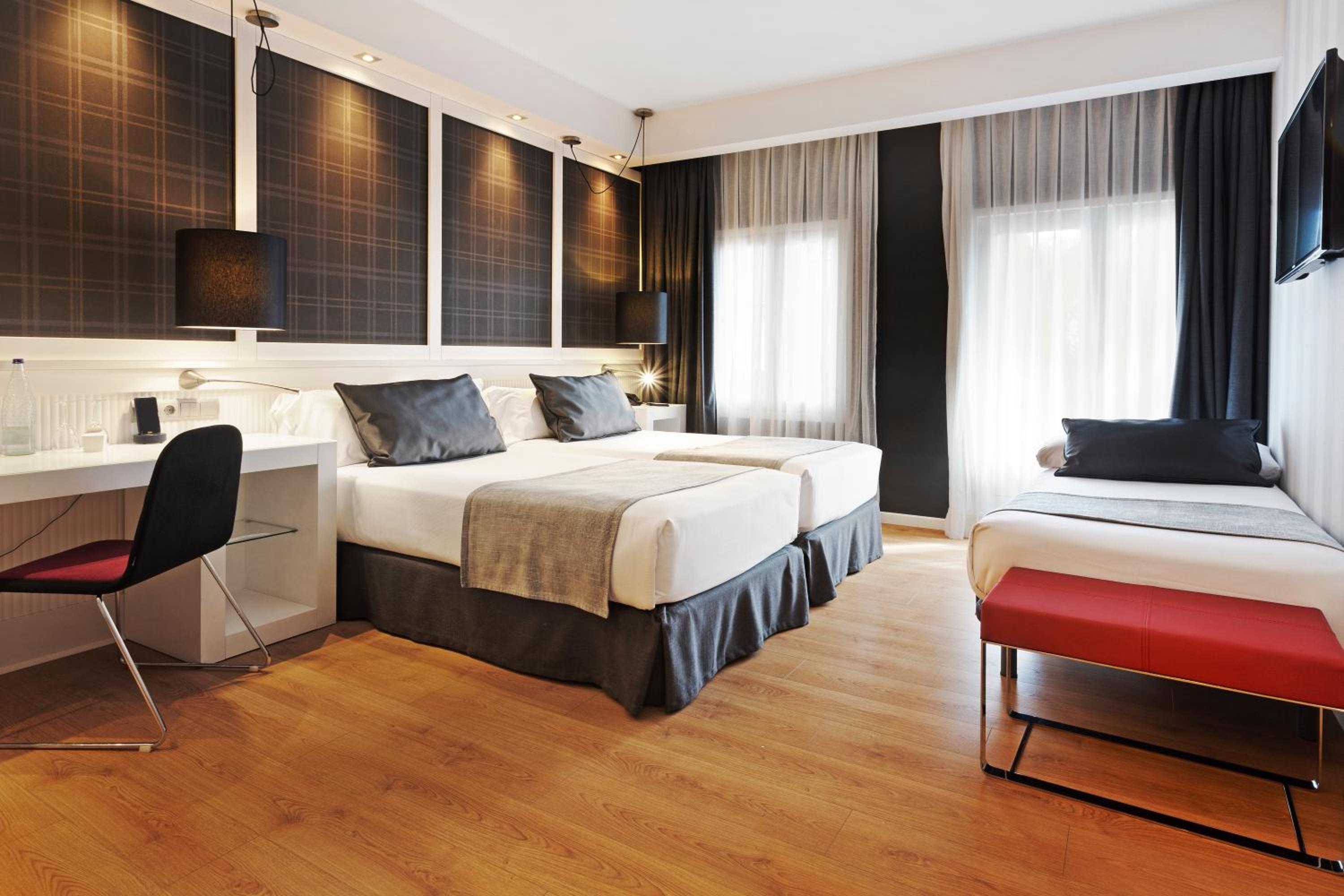 Triple Room (2 Adults + 1 Child) photo 3