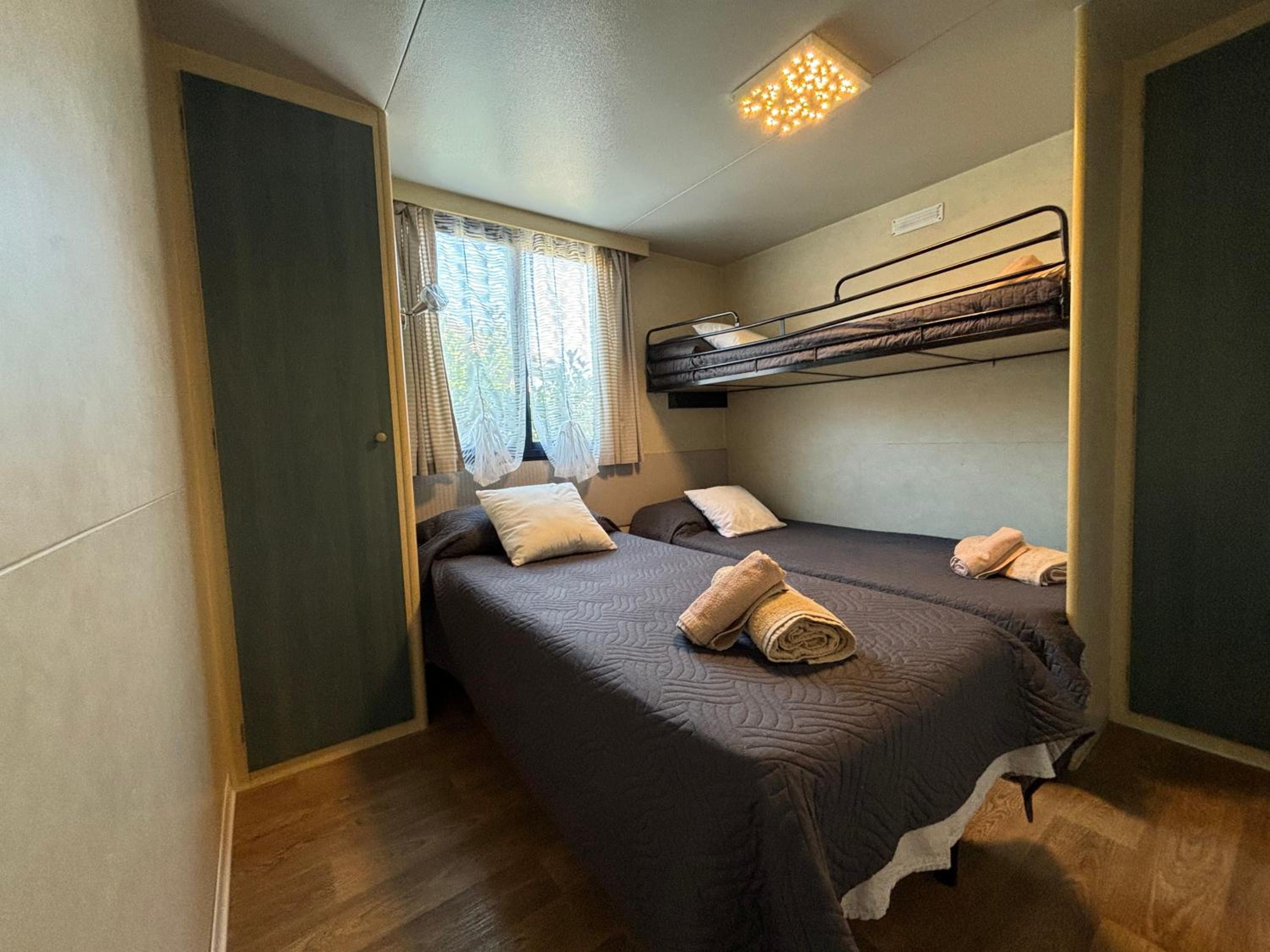 Mobile Home photo 2