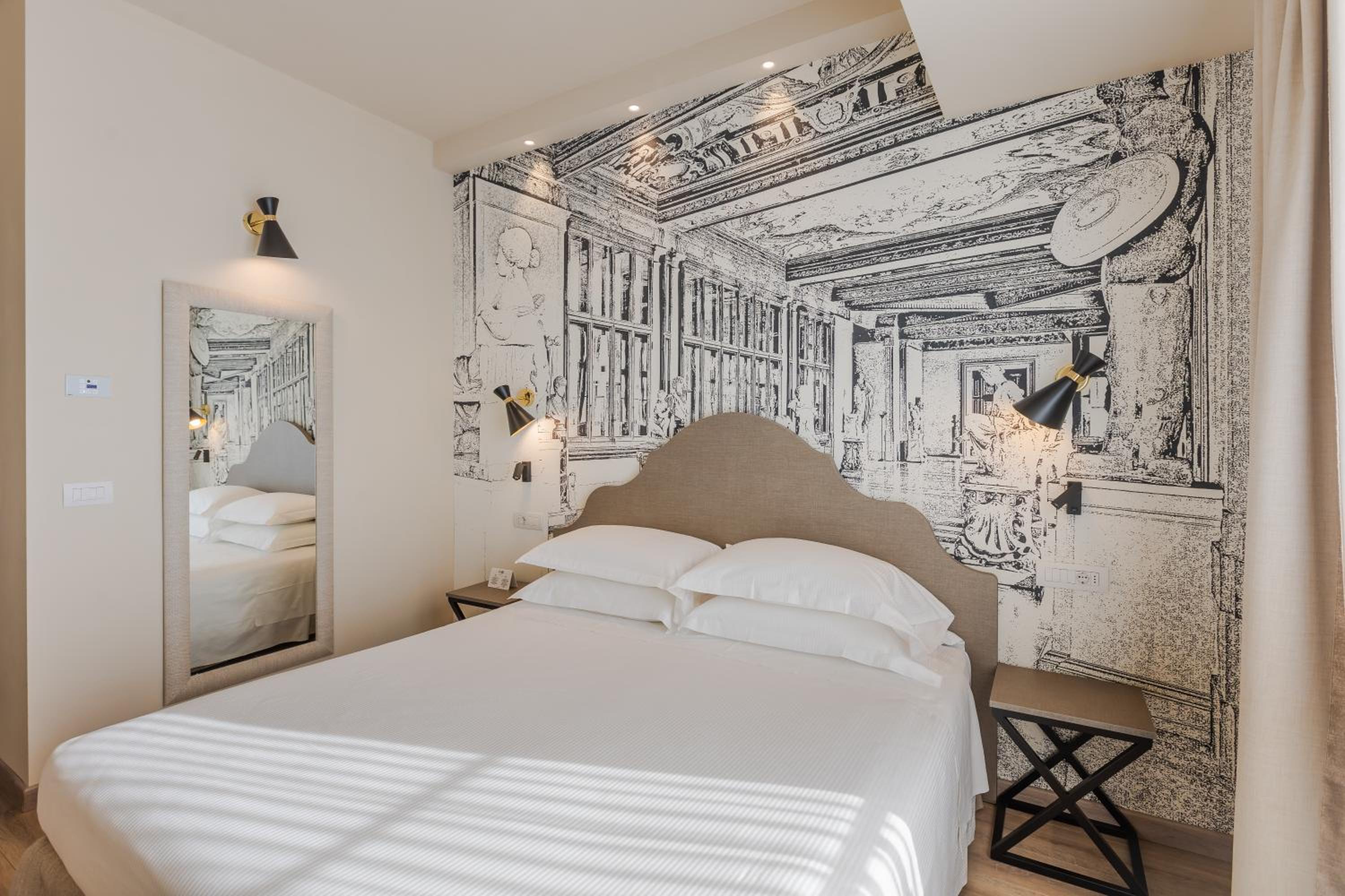 Superior Double or Twin Room thumbnail 5