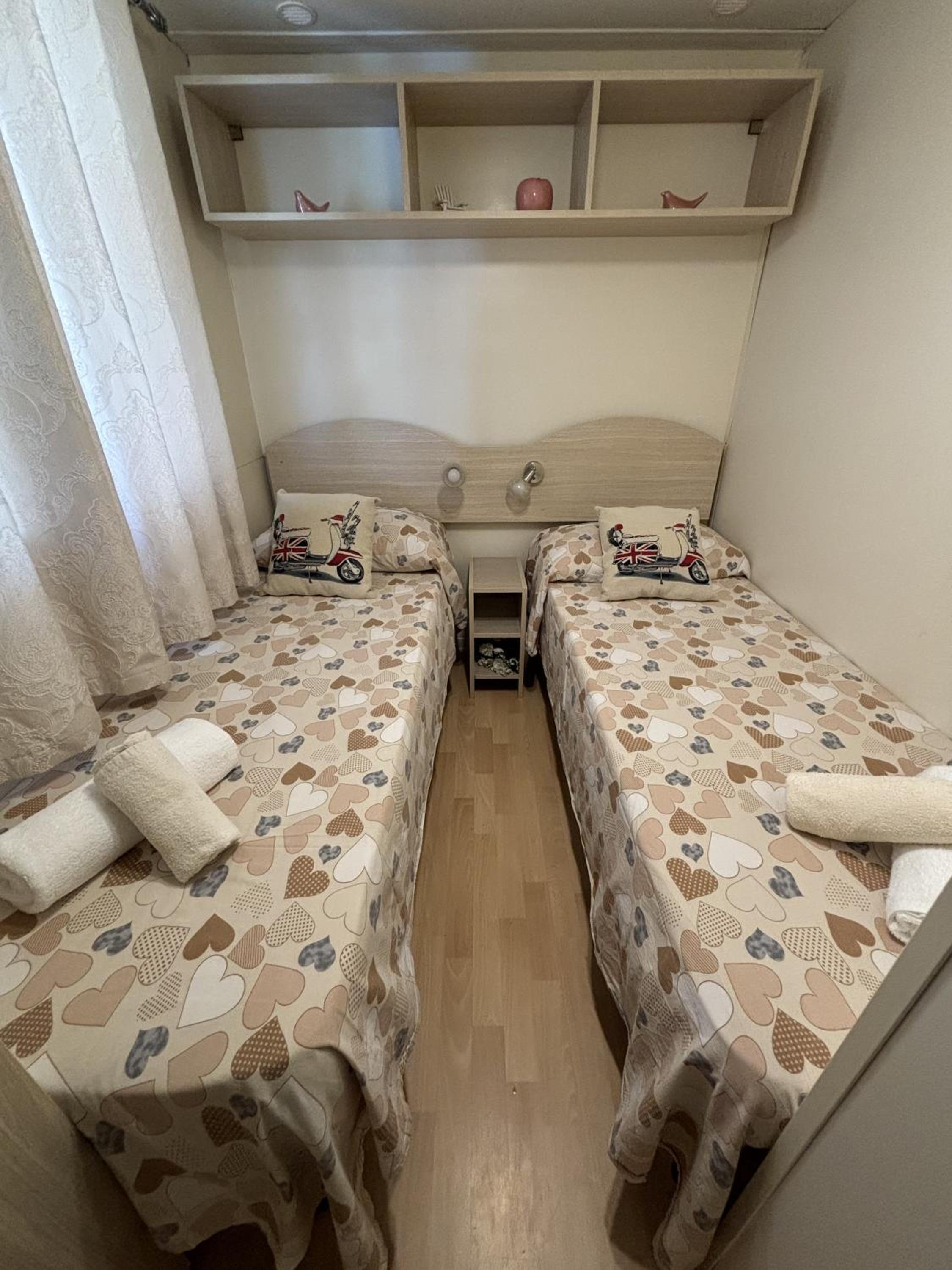 Mobile Home photo 3