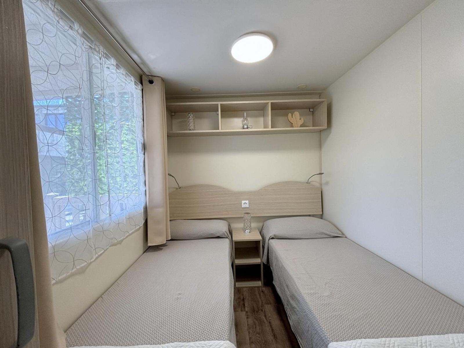 Mobile Home photo 1