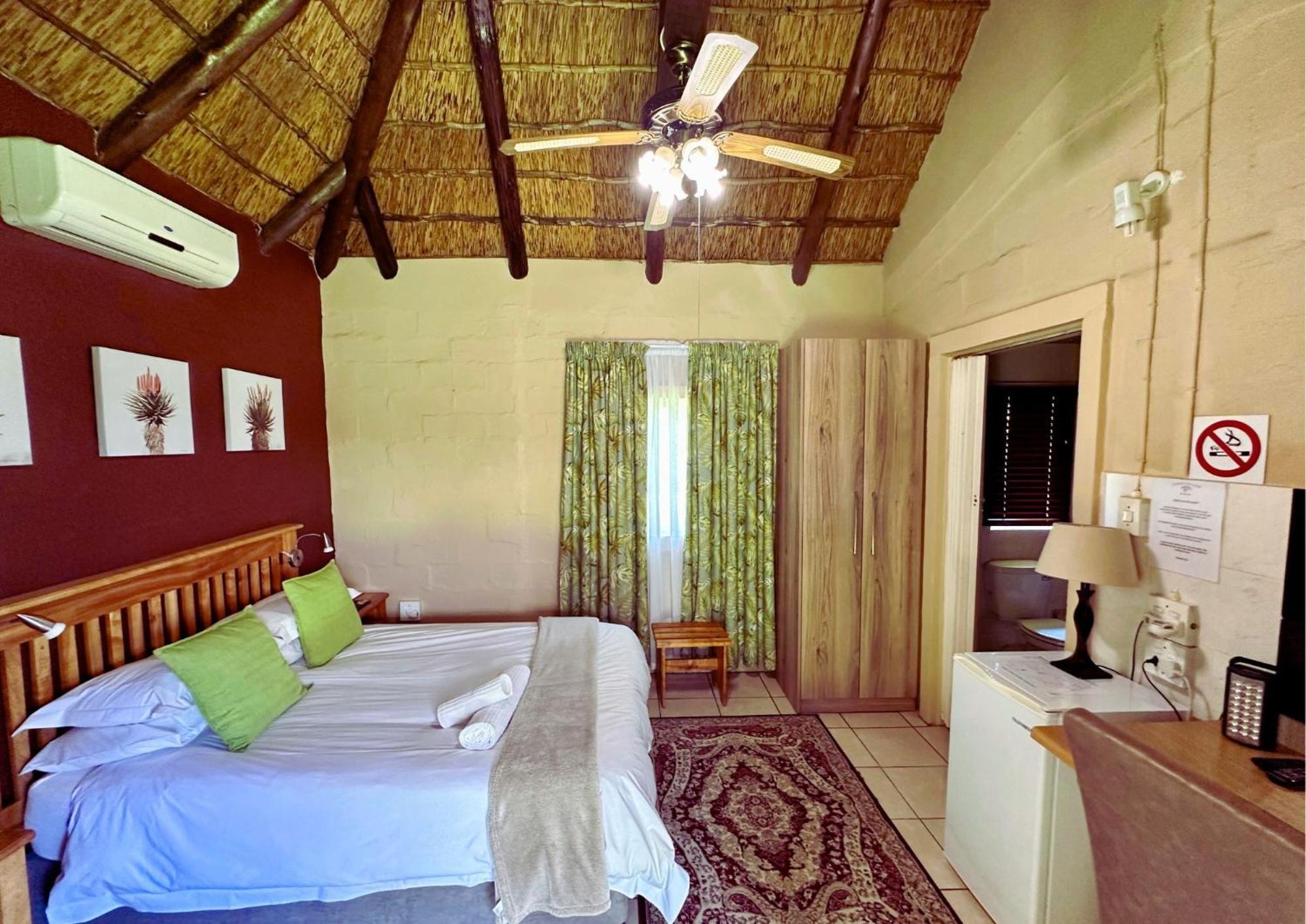 Deluxe Double Room with Shower photo 2