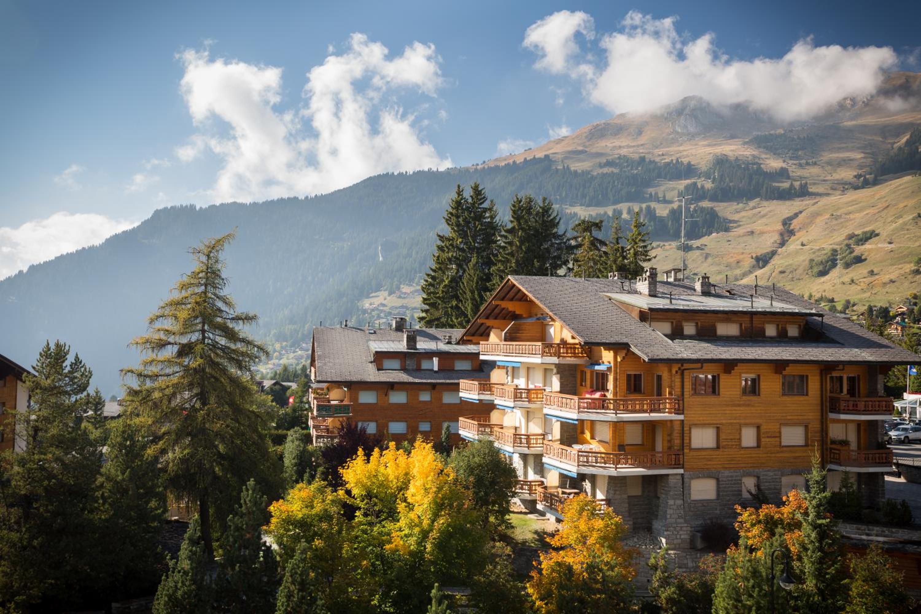 Two-Bedroom Apartment with Balcony and Mountain View  photo 1
