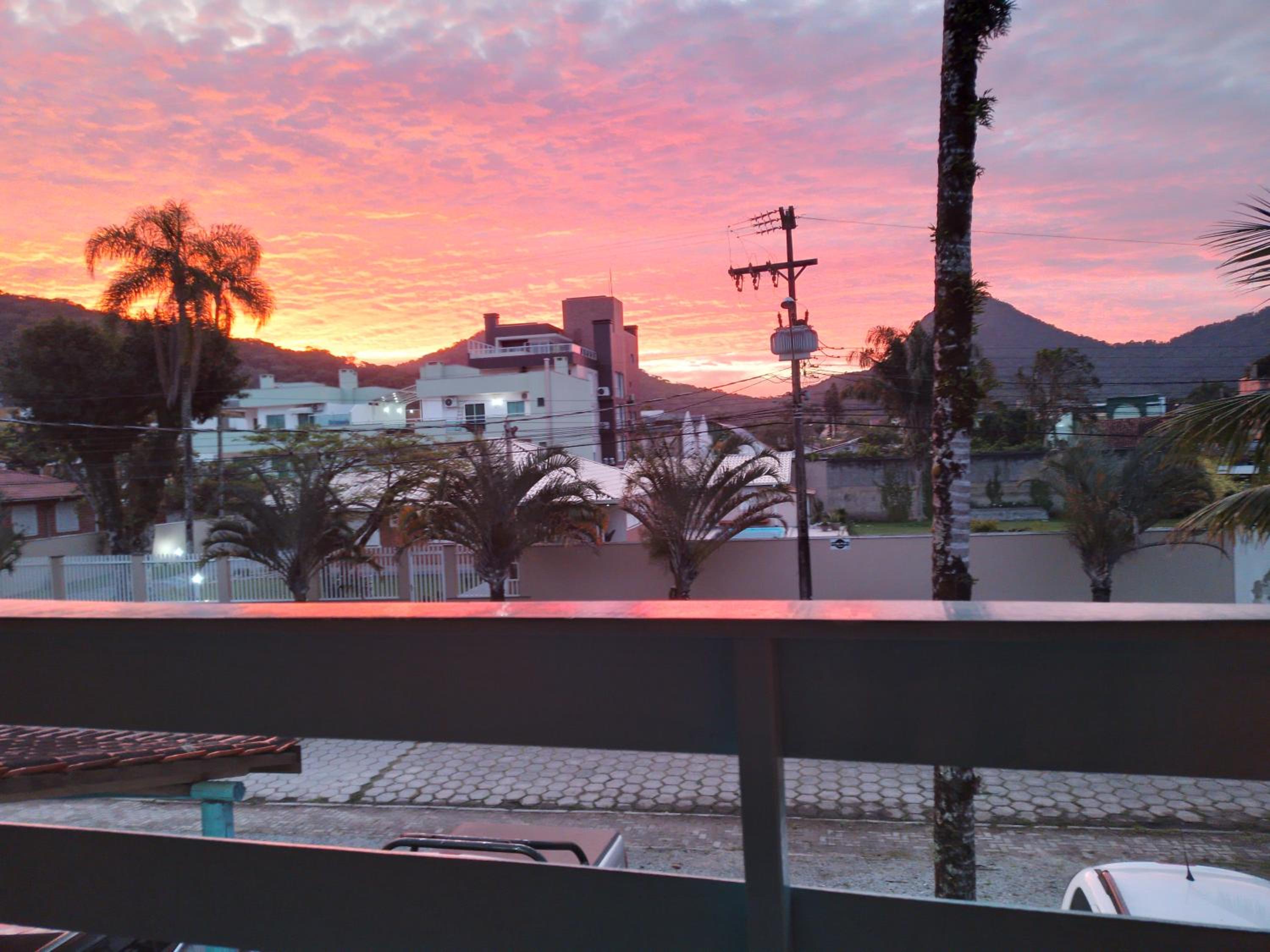 Studio with Mountain View - Photo 2