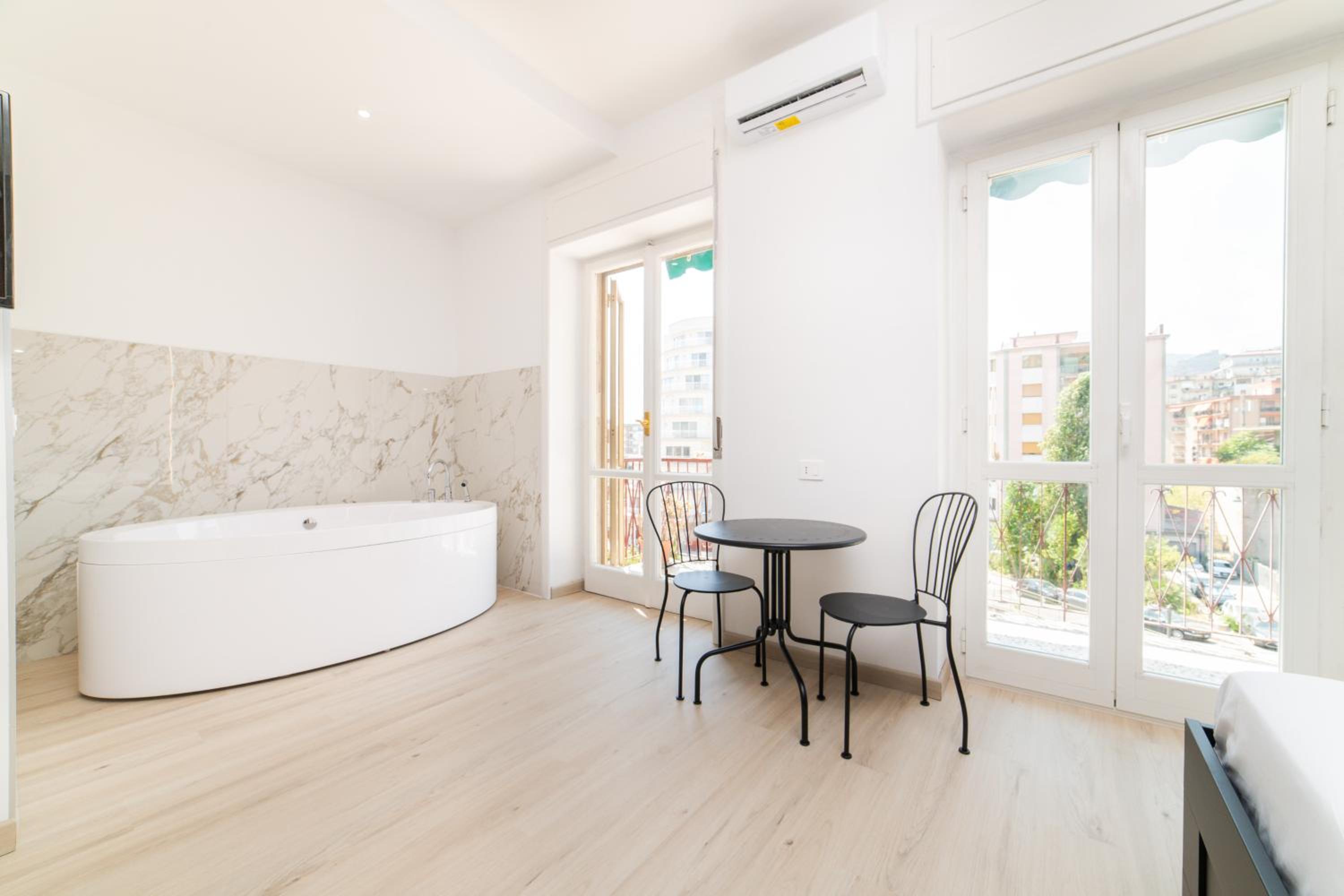 Deluxe Double Room With Bath