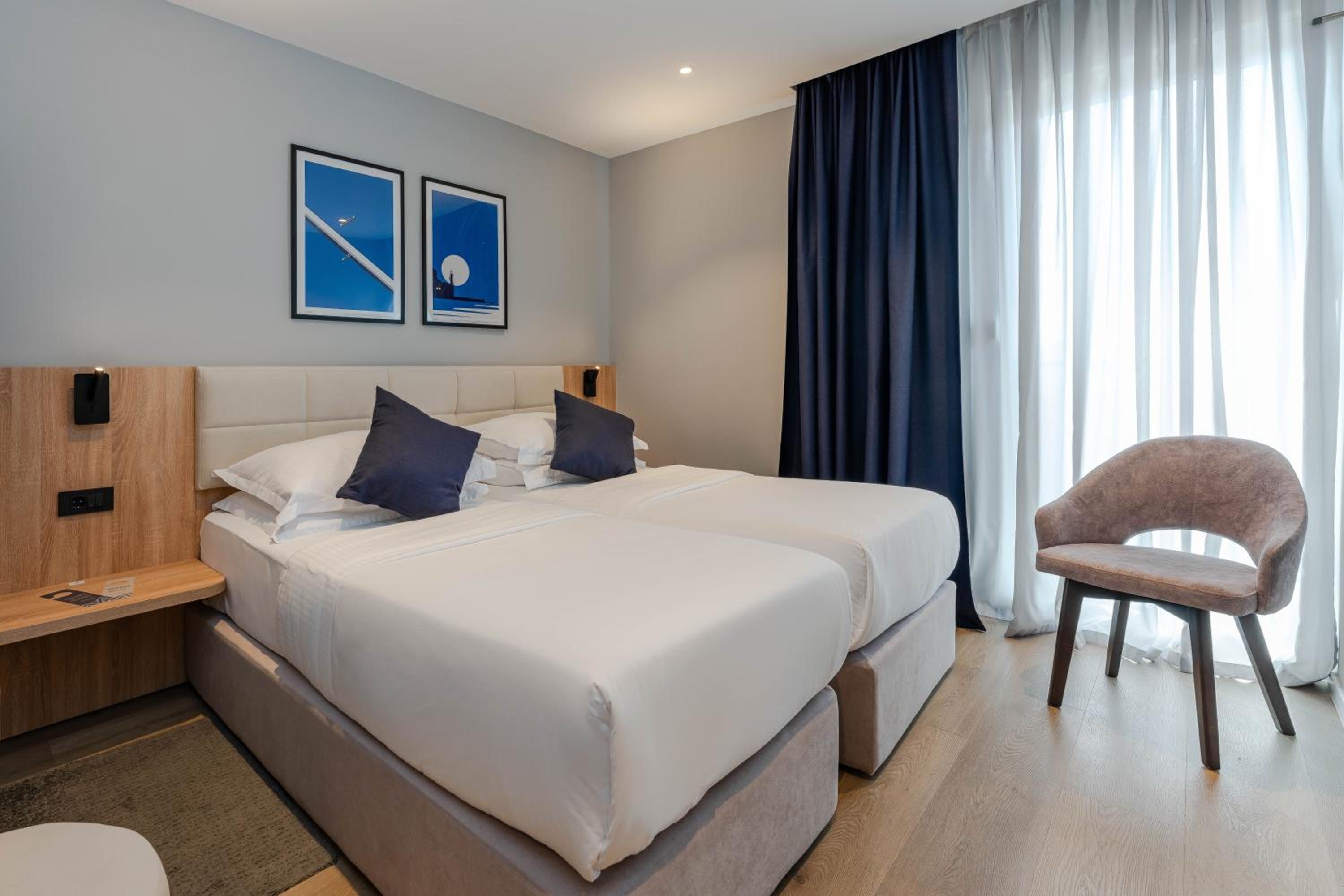 Superior Twin Room - Photo 1