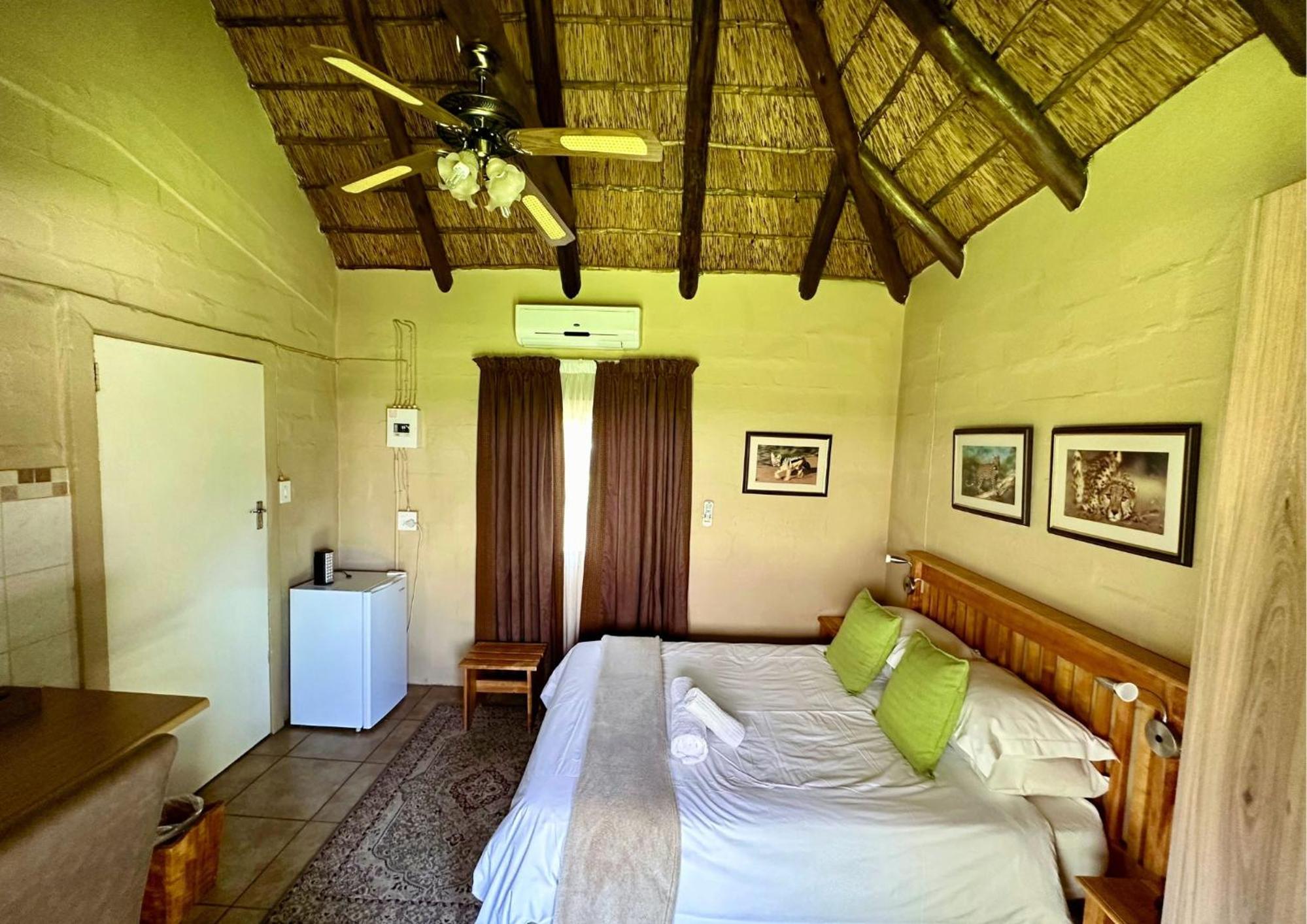 Deluxe Double Room with Shower photo 2