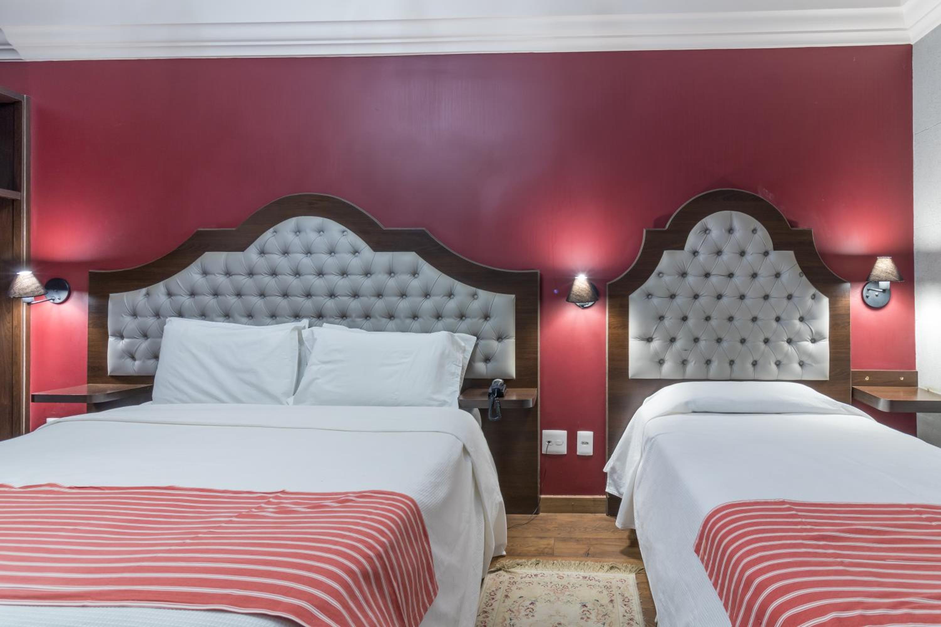 Queen Suite with Spa Bath