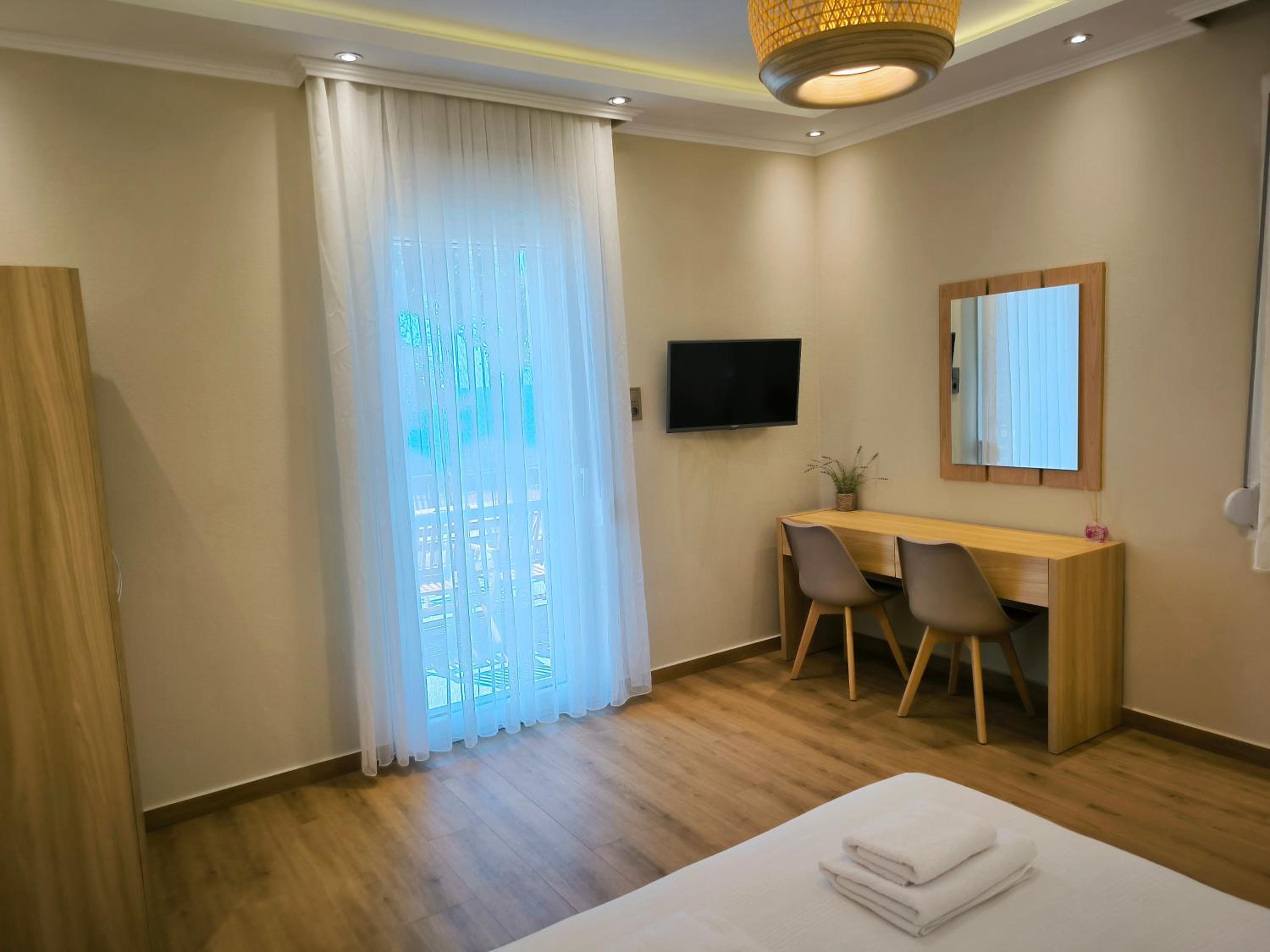 Studio Apartment with Sea View photo 3