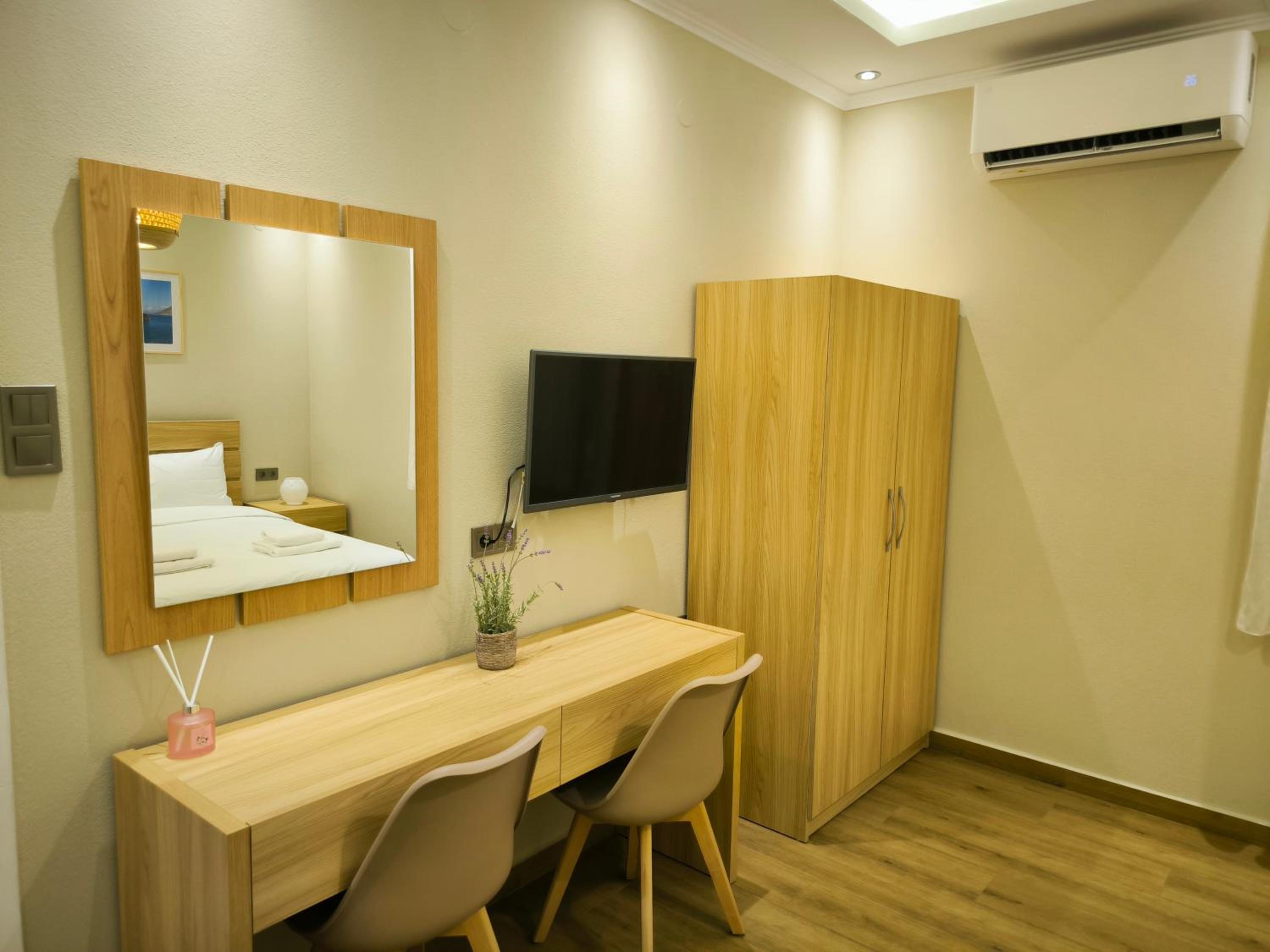 Studio Apartment with Sea View photo 3
