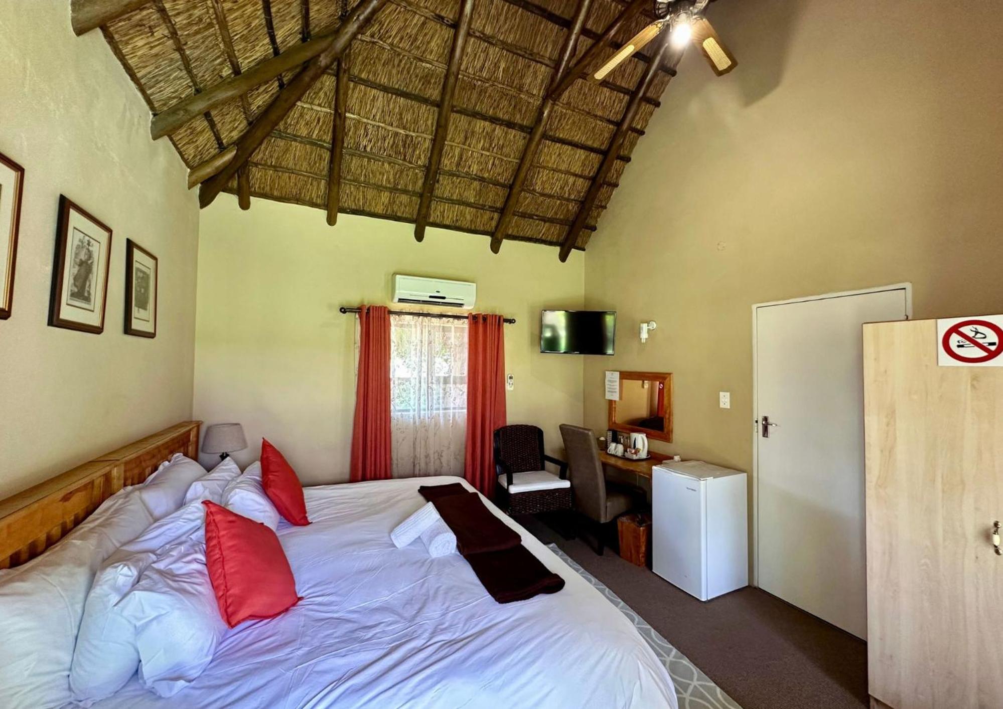 Deluxe King Room photo 2